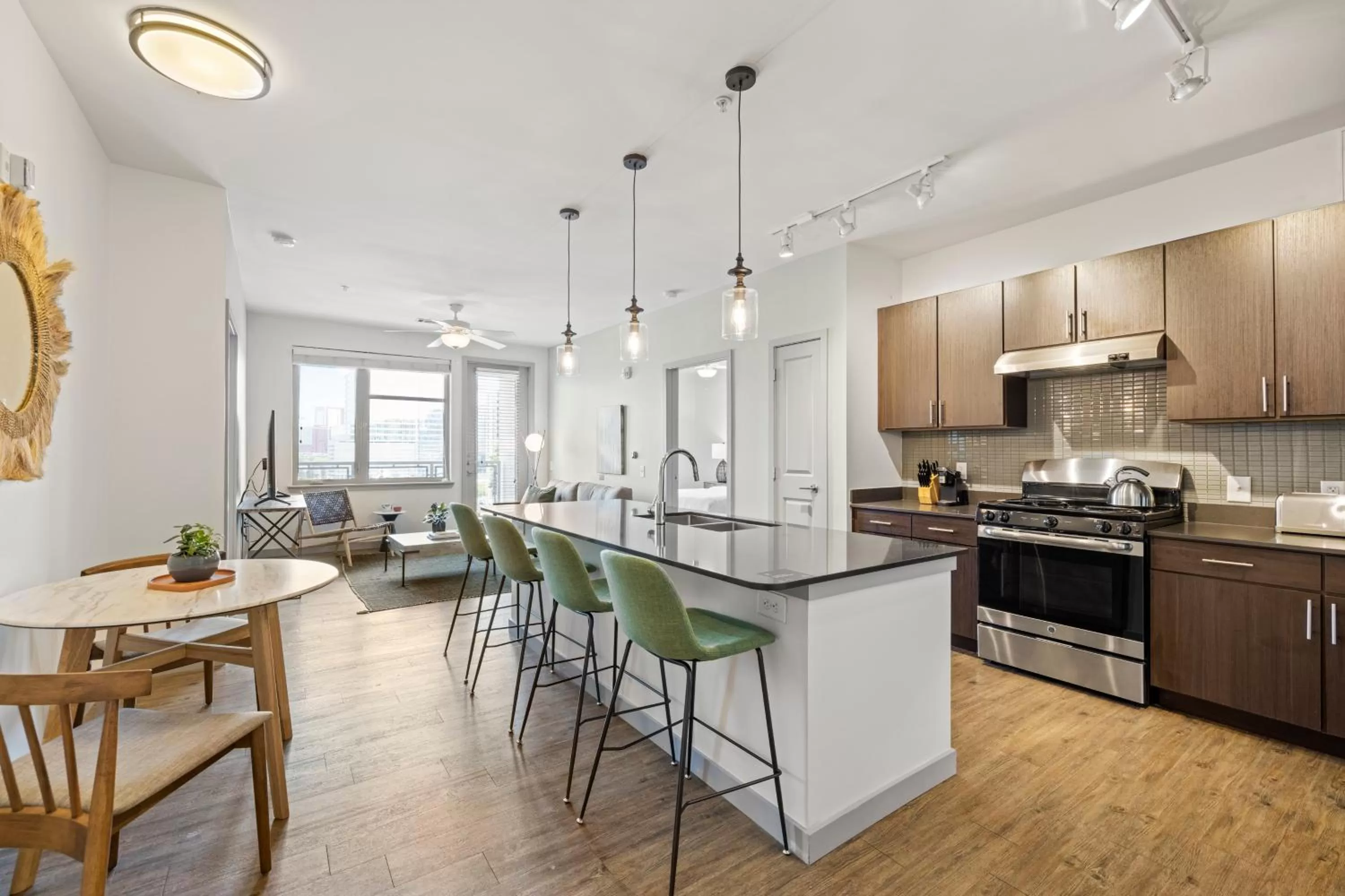 Kitchen or kitchenette in Placemakr Music Row - Vanderbilt