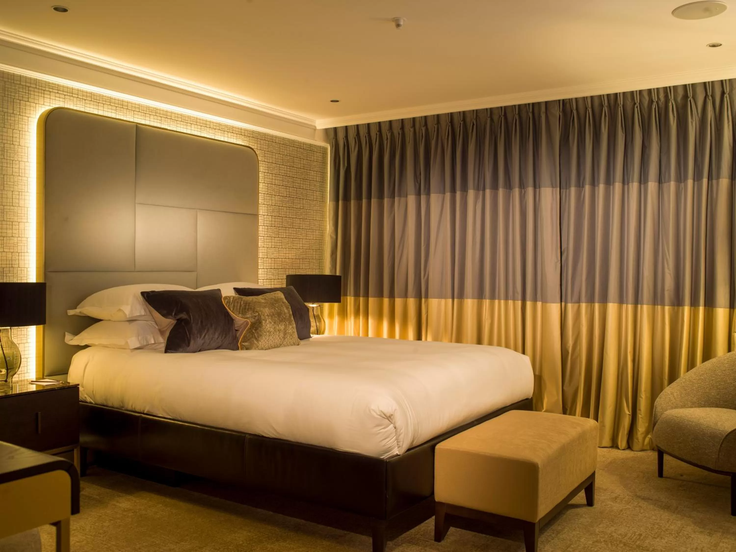 Bedroom, Bed in The Guardsman - Preferred Hotels and Resorts