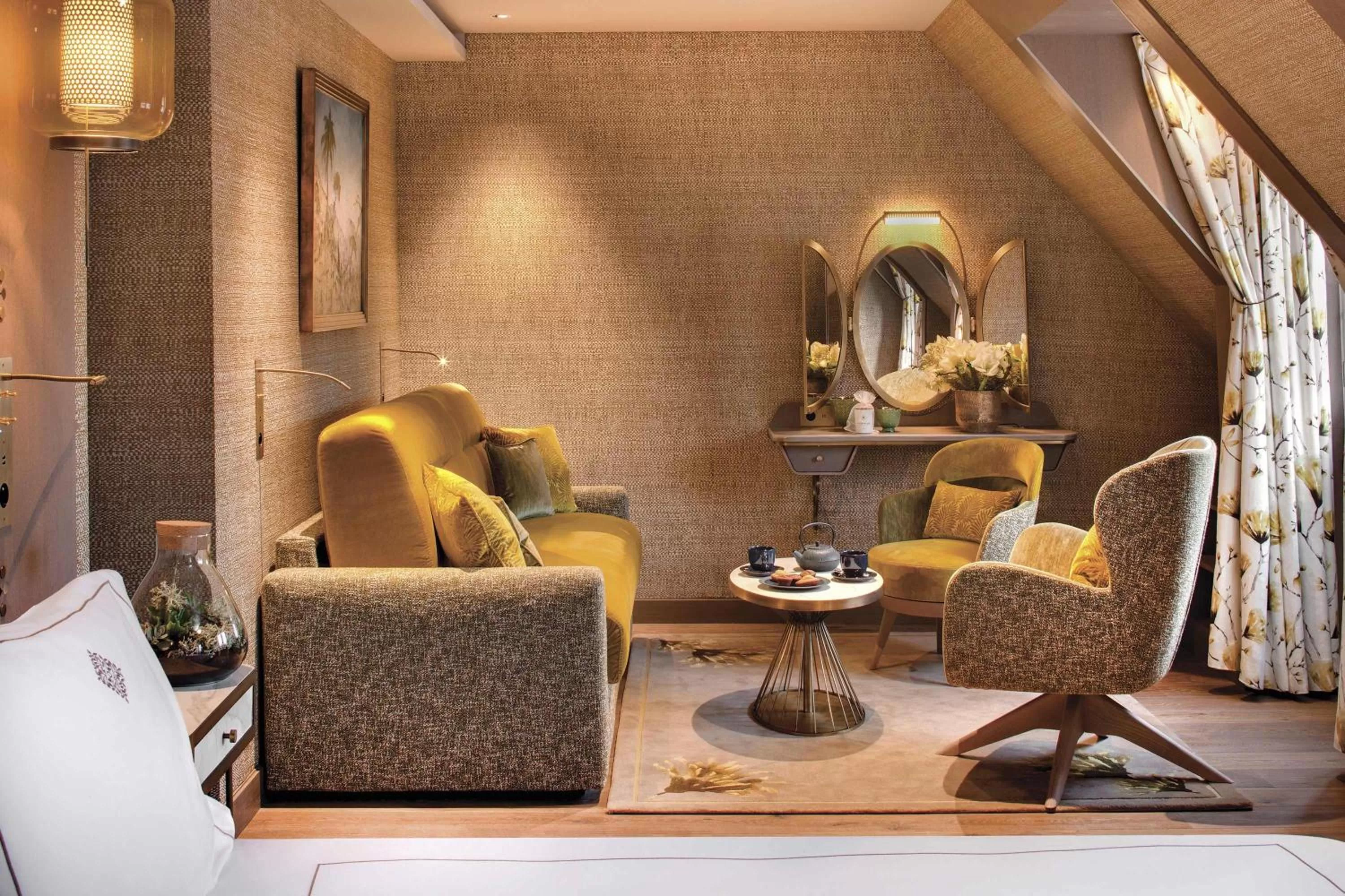 Bedroom in La Demeure Montaigne