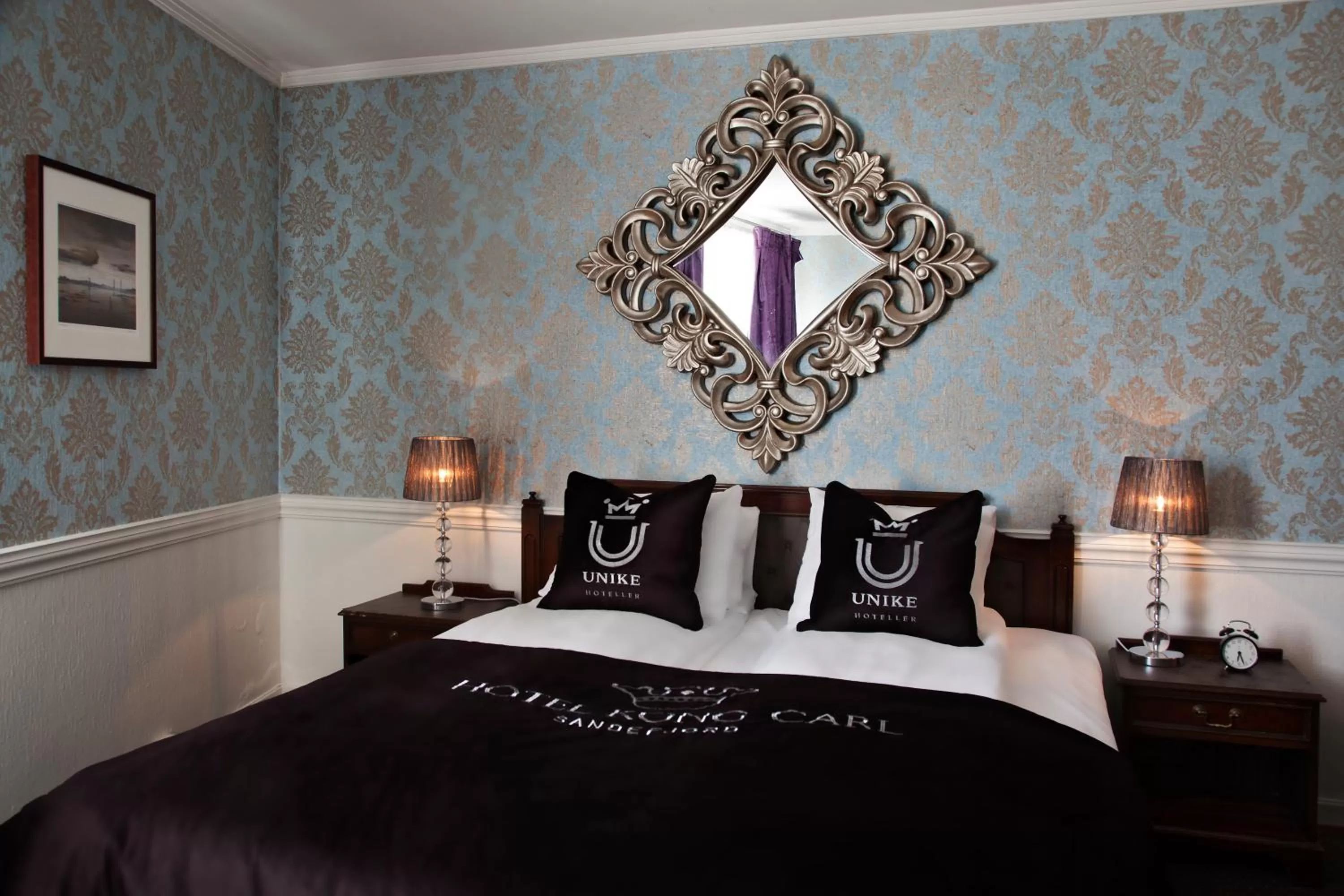 Bedroom, Bed in Hotel Kong Carl - Unike Hoteller