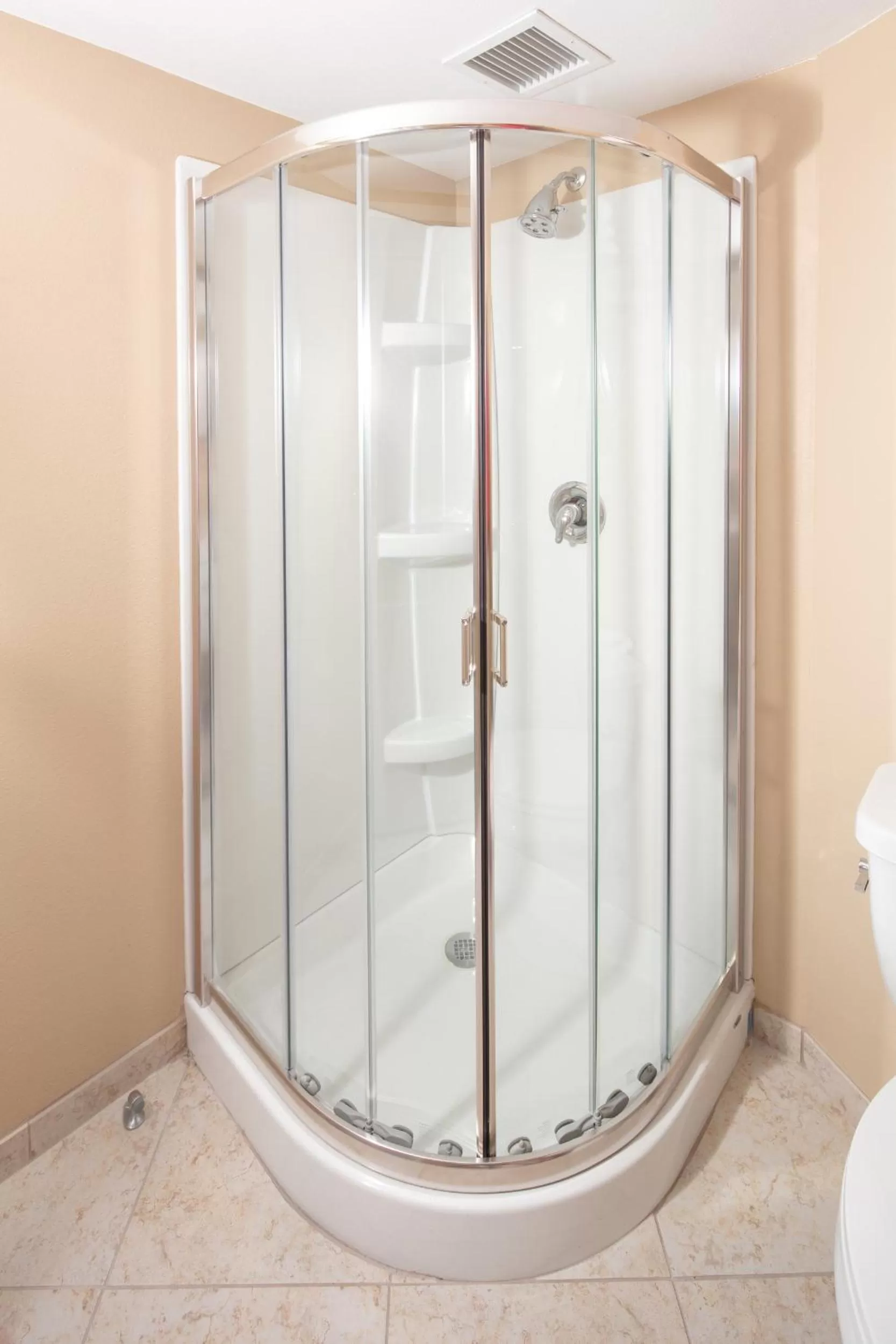 Bathroom in Red Lion Hotel Orlando Lake Buena Vista South- Near Disney