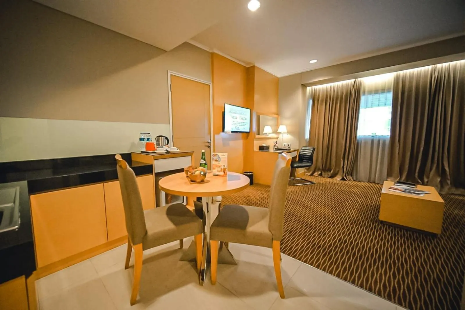 Kitchen or kitchenette in All Sedayu Hotel Kelapa Gading