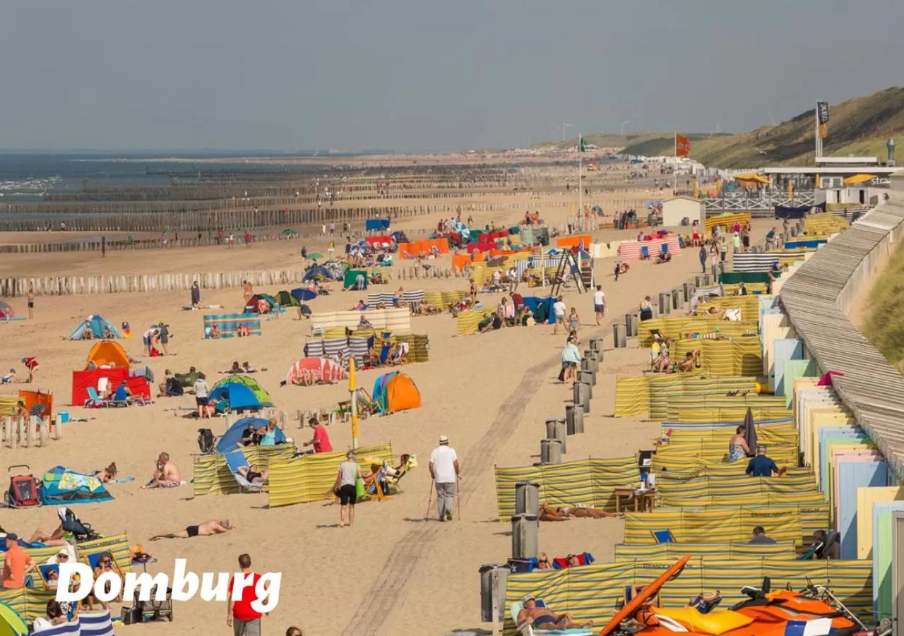 Neighbourhood, Beach in Hotel Kaap West I Kloeg Collection