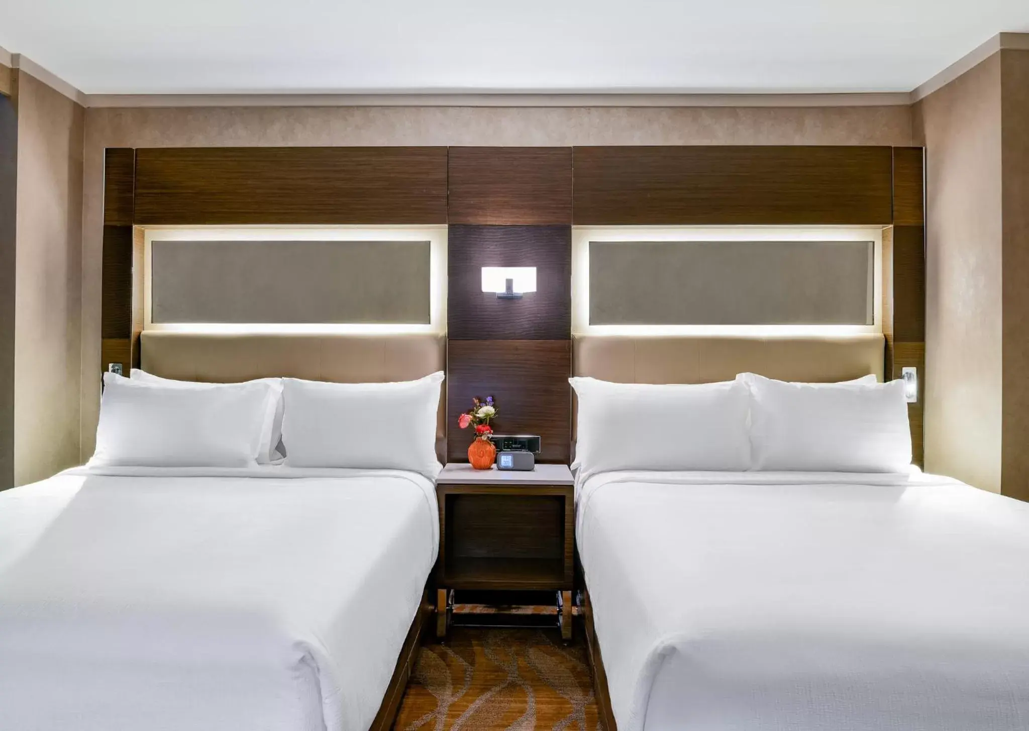 Double room with Two Double Beds - Disability Access Hearing Accessible in Holiday Inn Brooklyn Downtown, an IHG Hotel Double room with Two Double Beds - Disability Access Hearing Accessible in Holiday Inn Brooklyn Downtown, an IHG Hotel