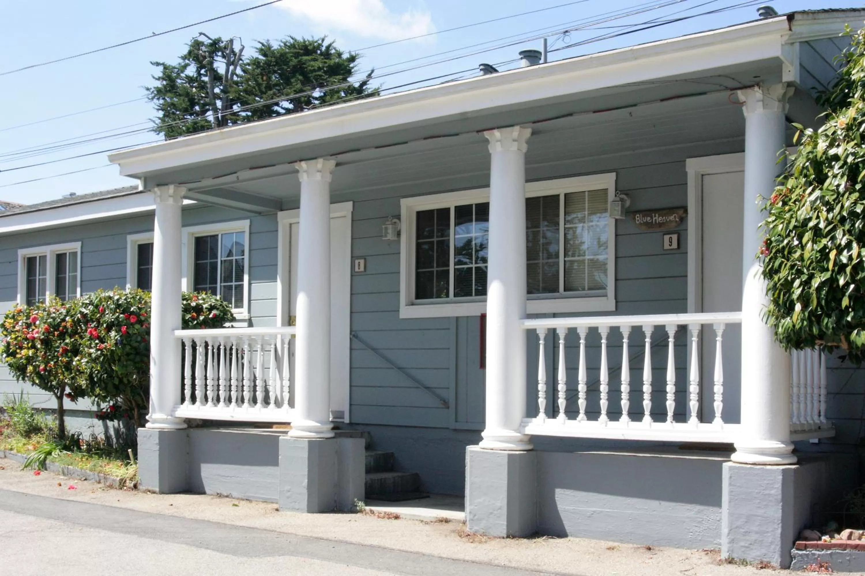Property building in Ocean Echo Inn & Beach Cottages