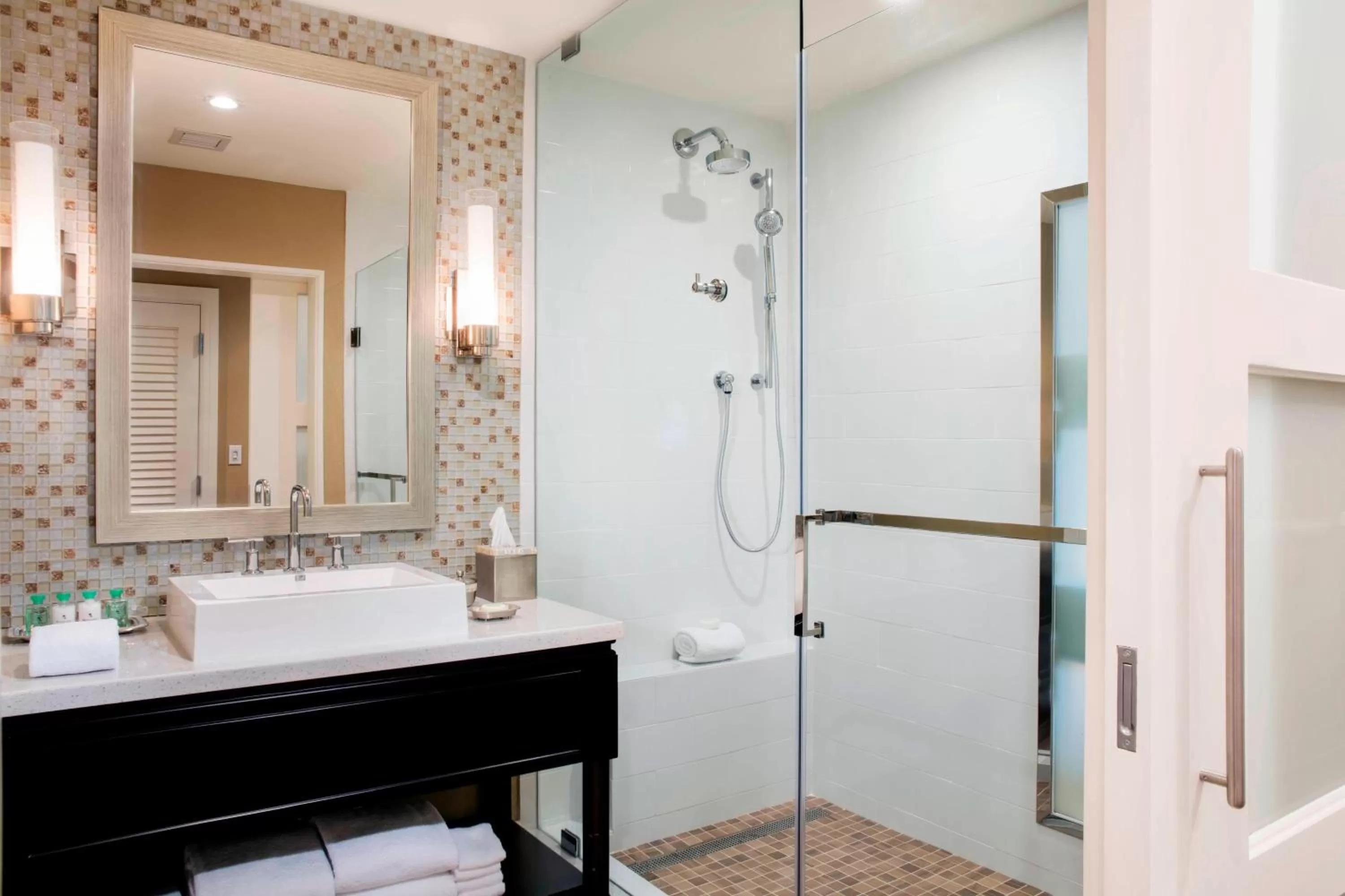Bathroom in Playa Largo Resort & Spa, Autograph Collection
