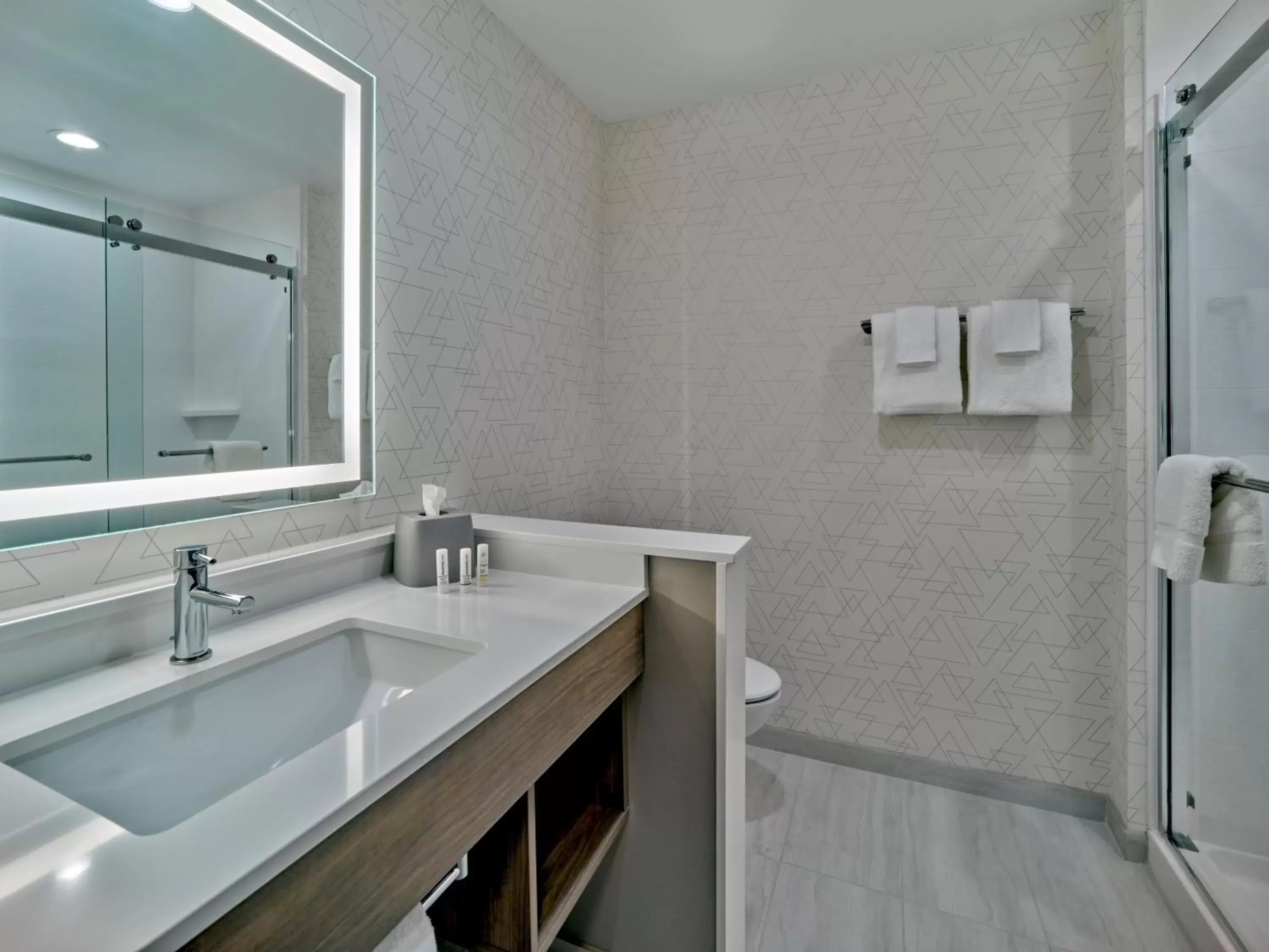 Standard King Room in Holiday Inn Express - Huntsville Space Center by IHG Standard King Room in Holiday Inn Express - Huntsville Space Center by IHG