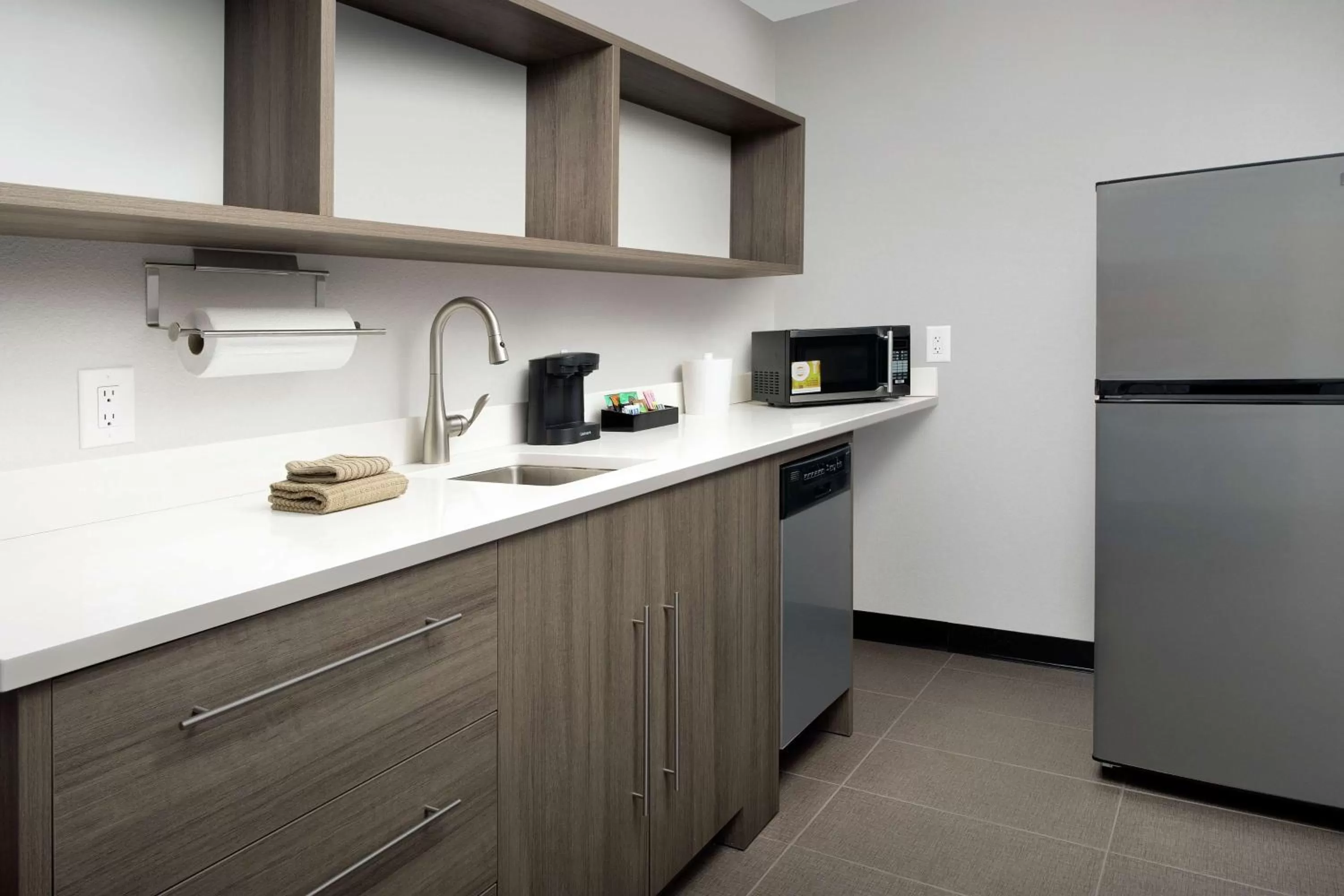 Kitchen or kitchenette in Home2 Suites by Hilton Atlanta Midtown