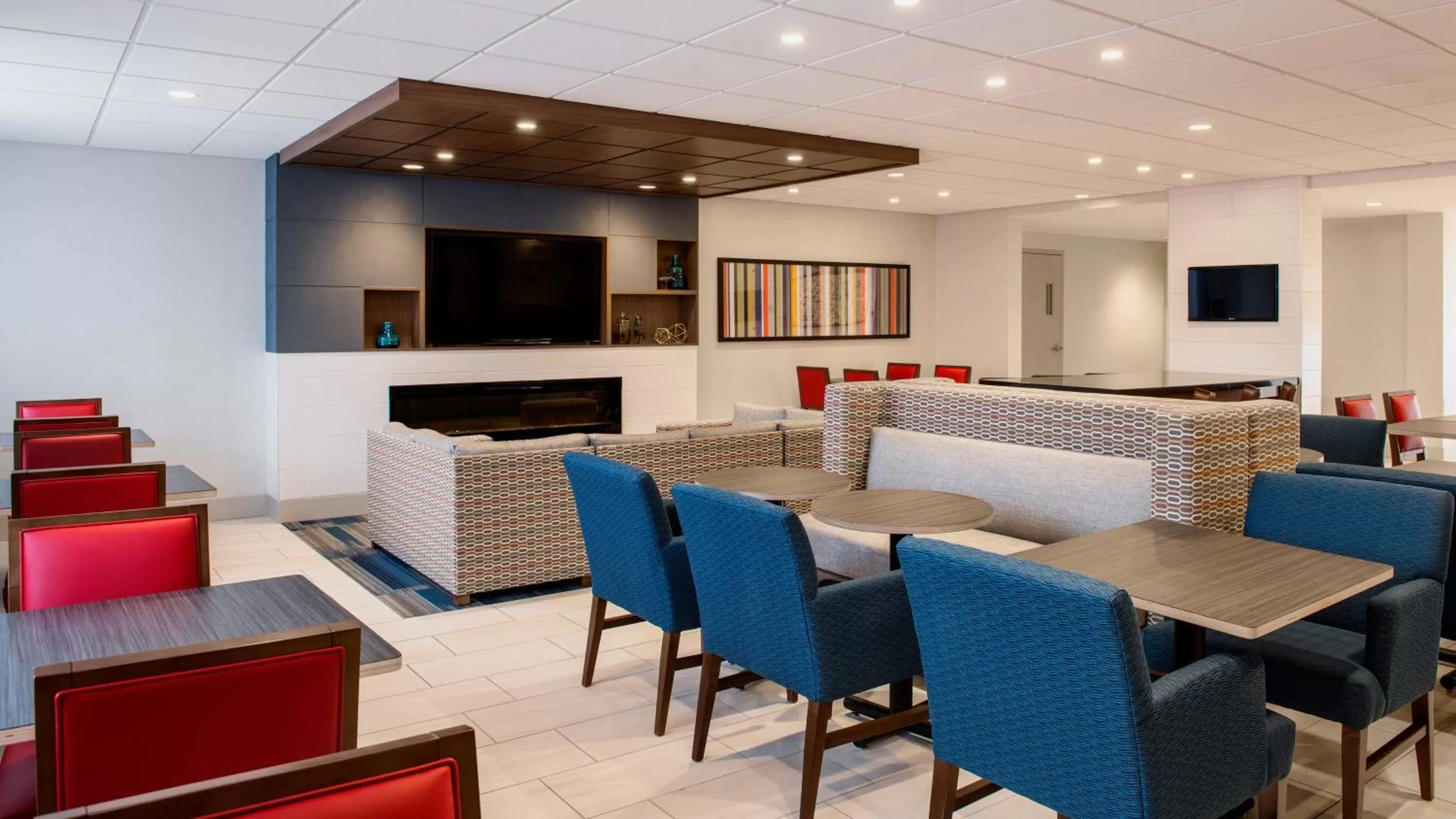 Breakfast in Holiday Inn Express Airdrie by IHG