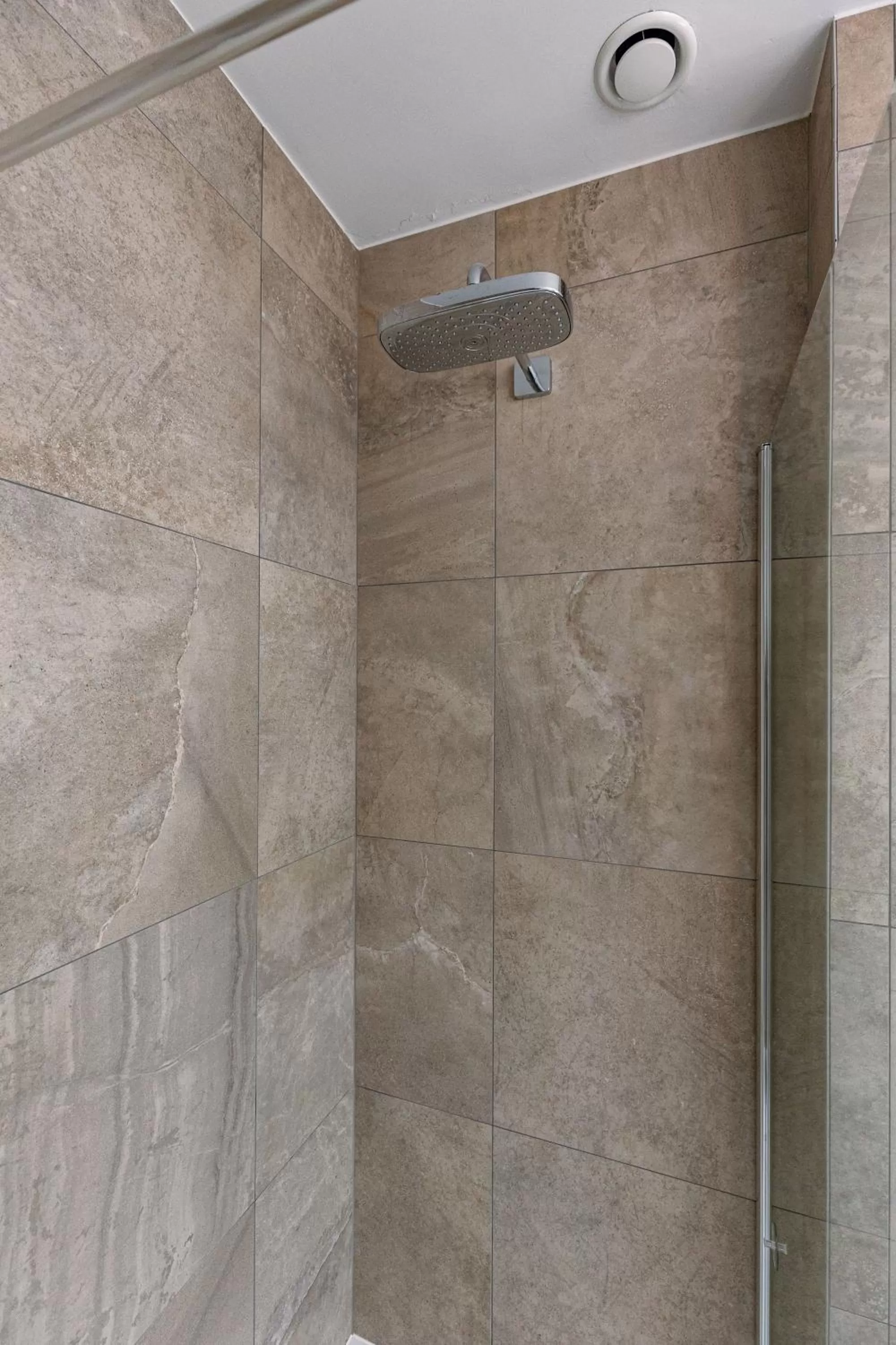 Shower, Bathroom in Whaaw Westende-bad