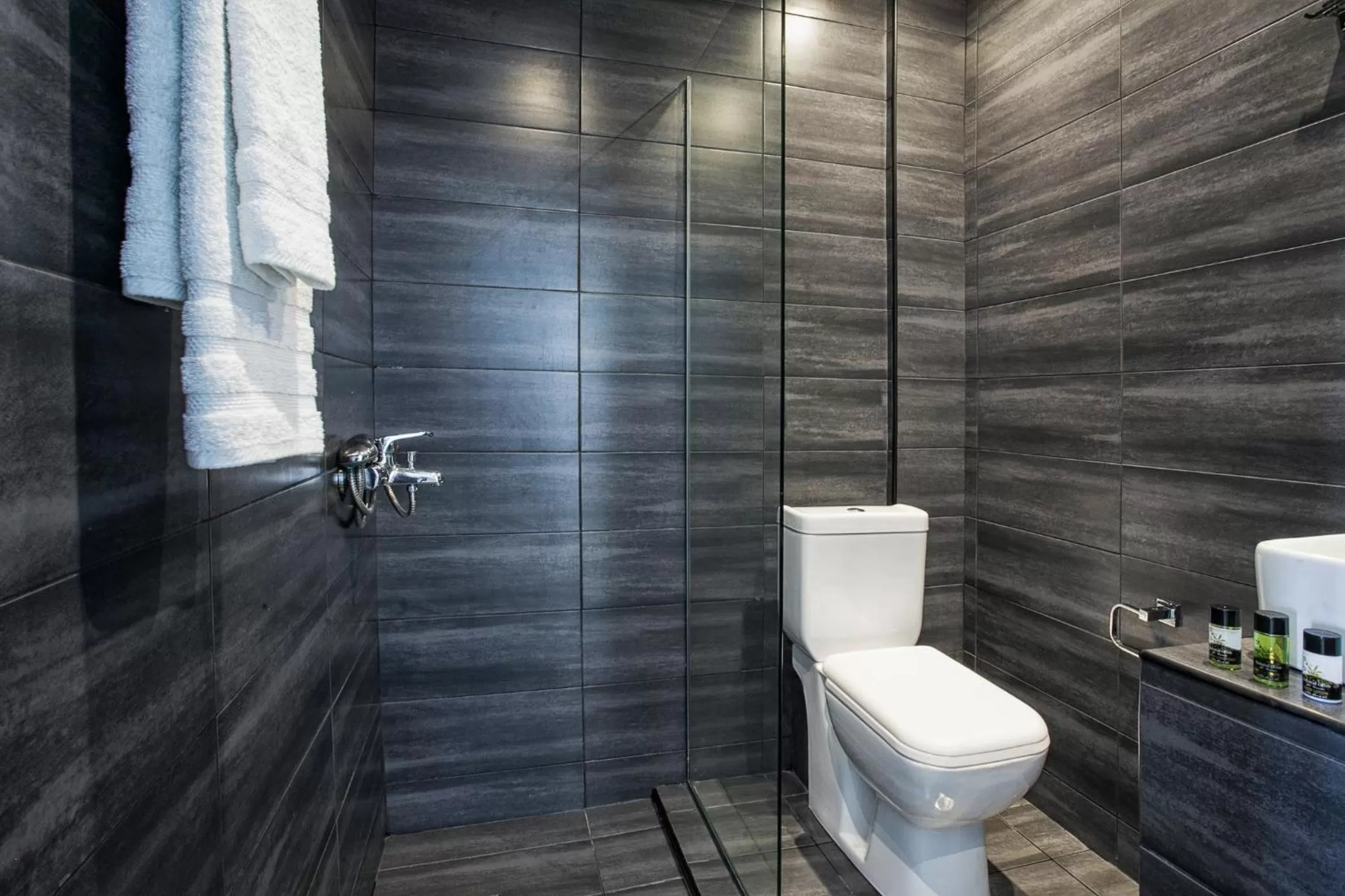 Shower in Atlas Skiathos