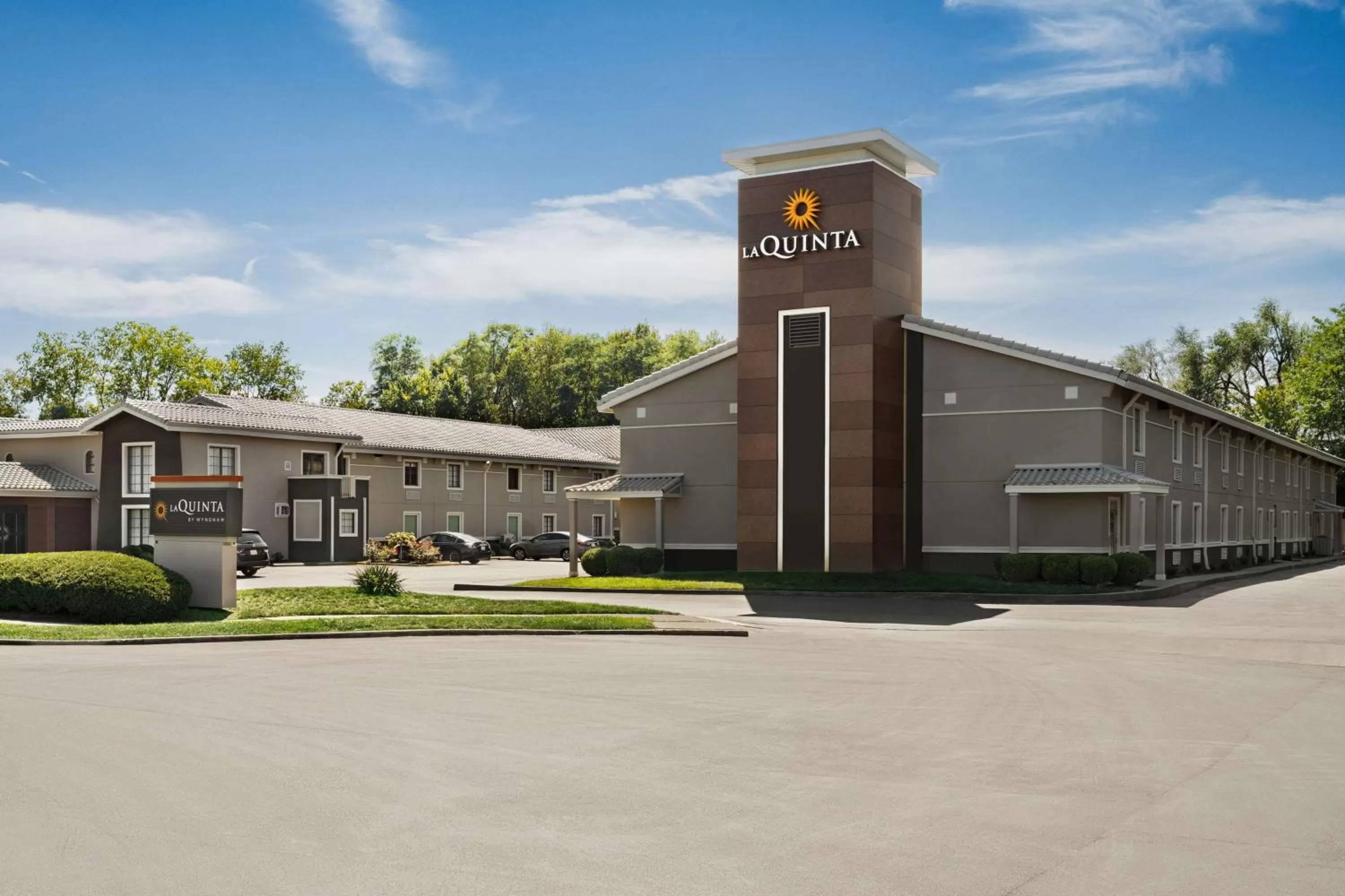Property building in La Quinta Inn Lexington-Horse Park