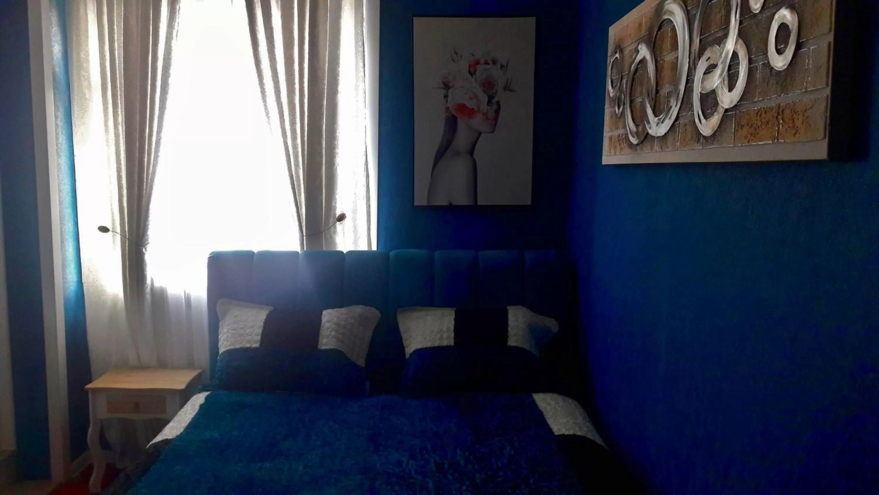 Seating Area in Hotel Lilo near Airport