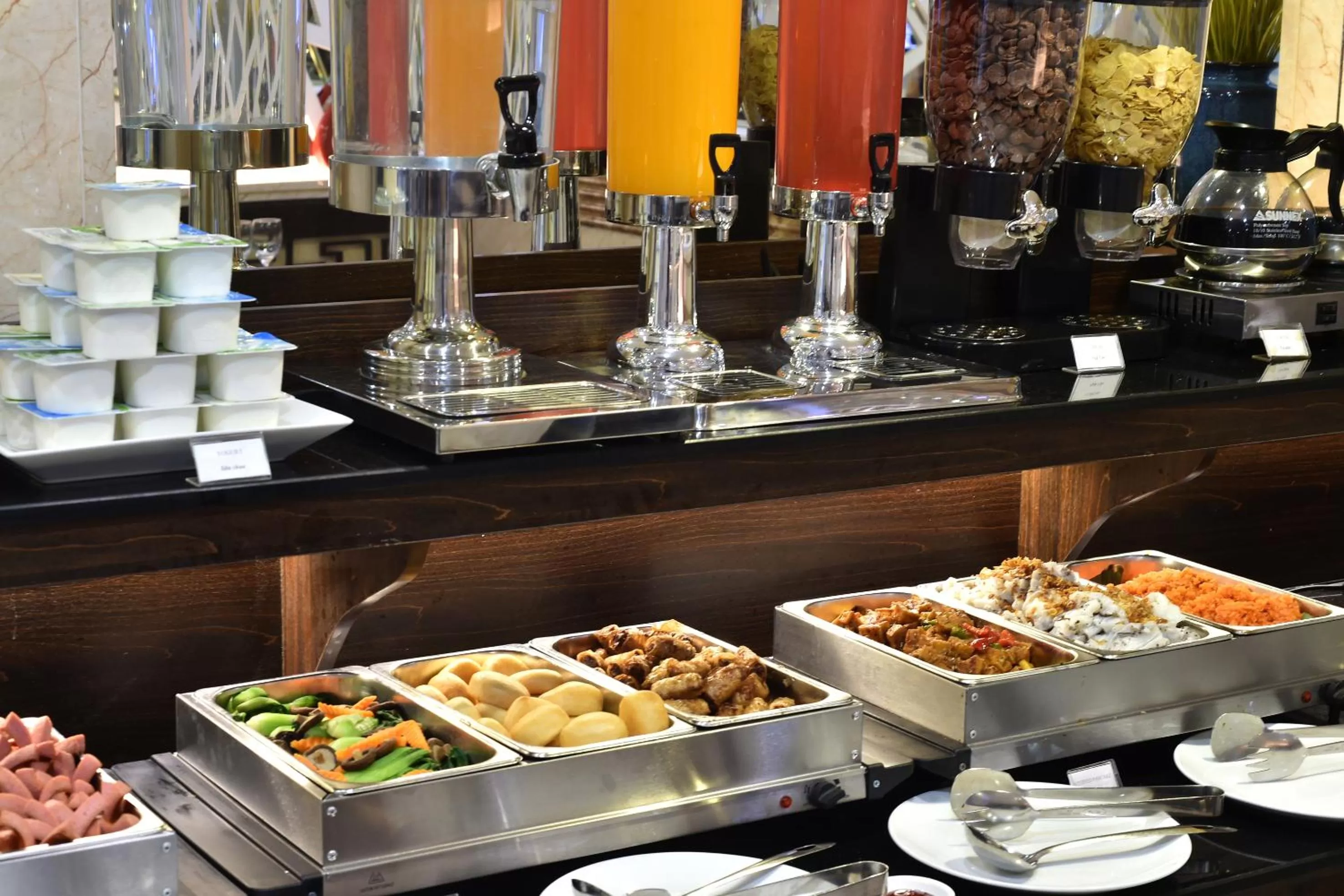 Restaurant/places to eat in Hanoi Eternity Hotel