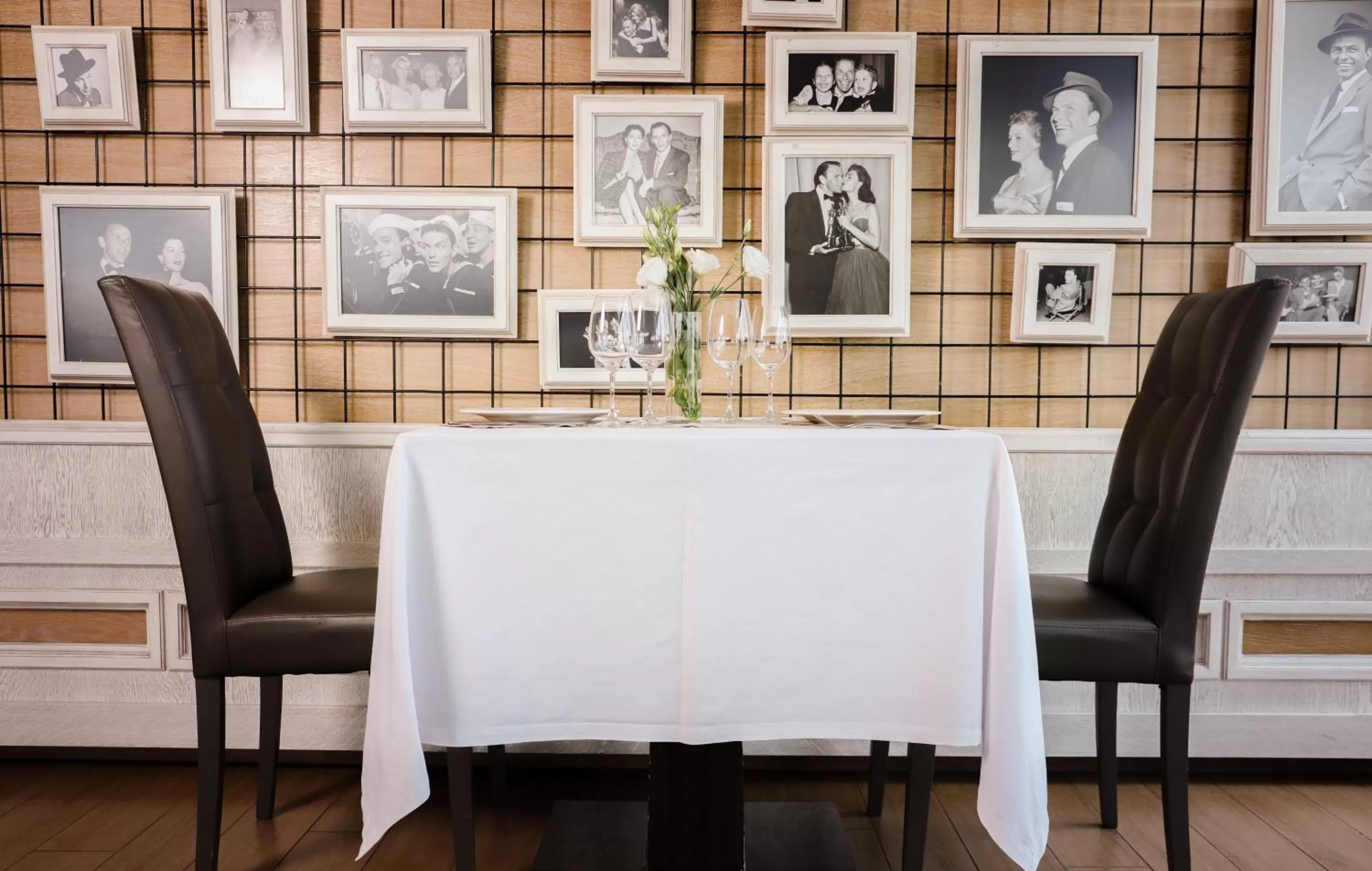 Restaurant/places to eat in Opera Suite Hotel