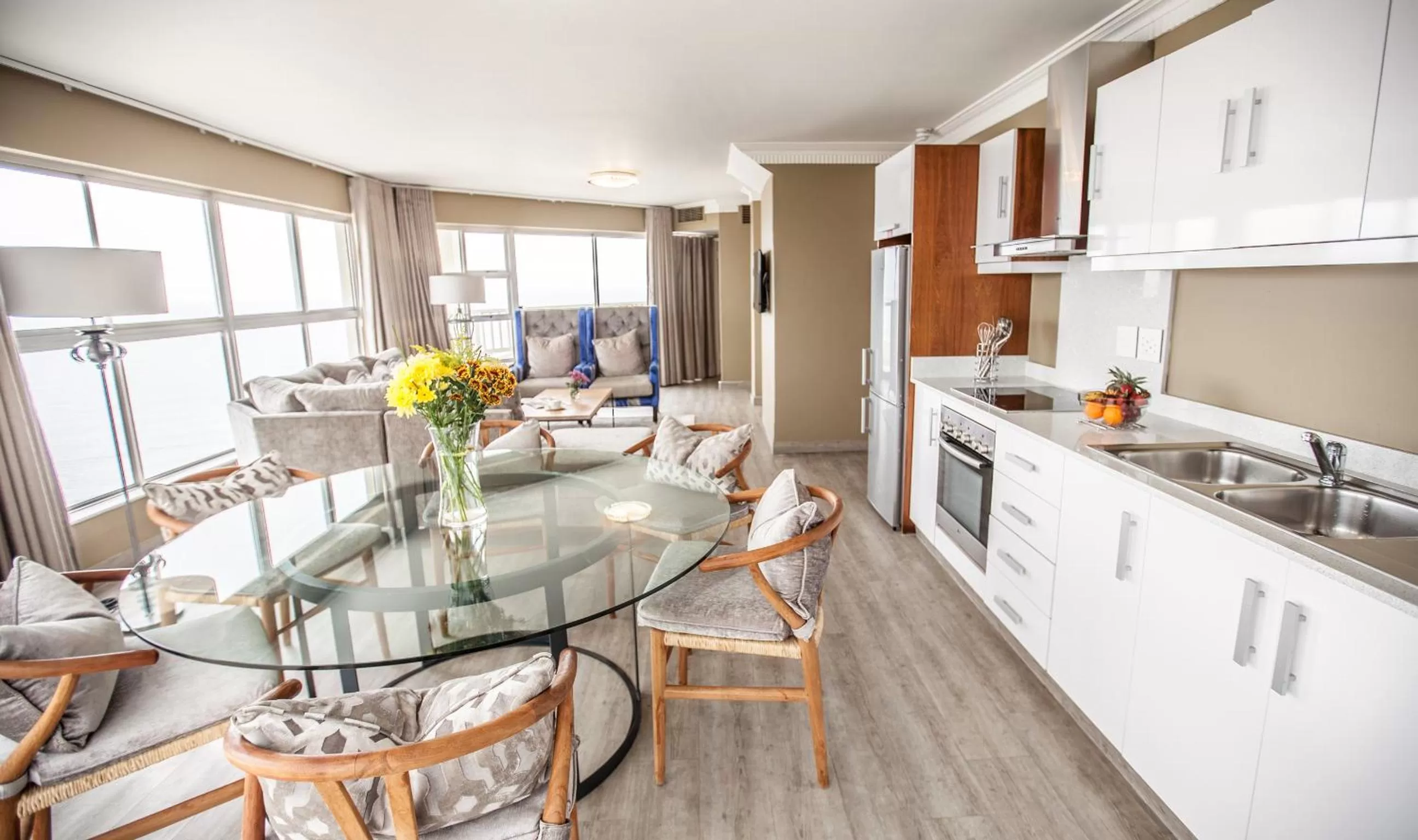 Kitchen or kitchenette in First Group The Palace All-Suite