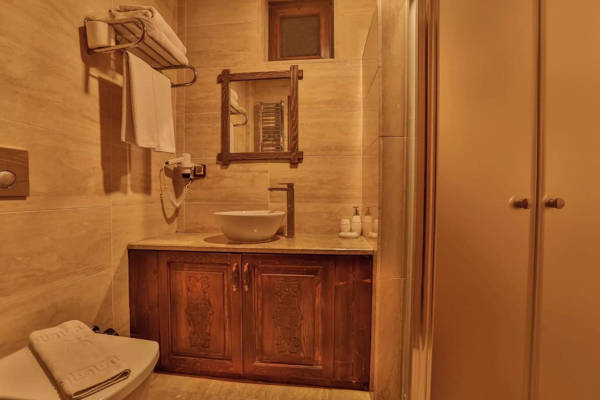 Standard Twin Room in Milat Cave Hotel