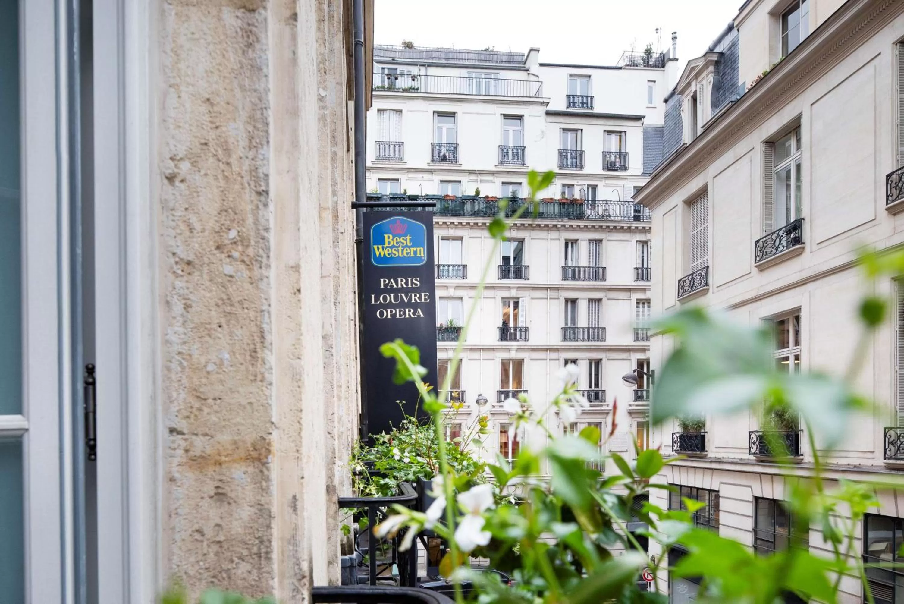 Property building in Hôtel Paris Louvre Opéra