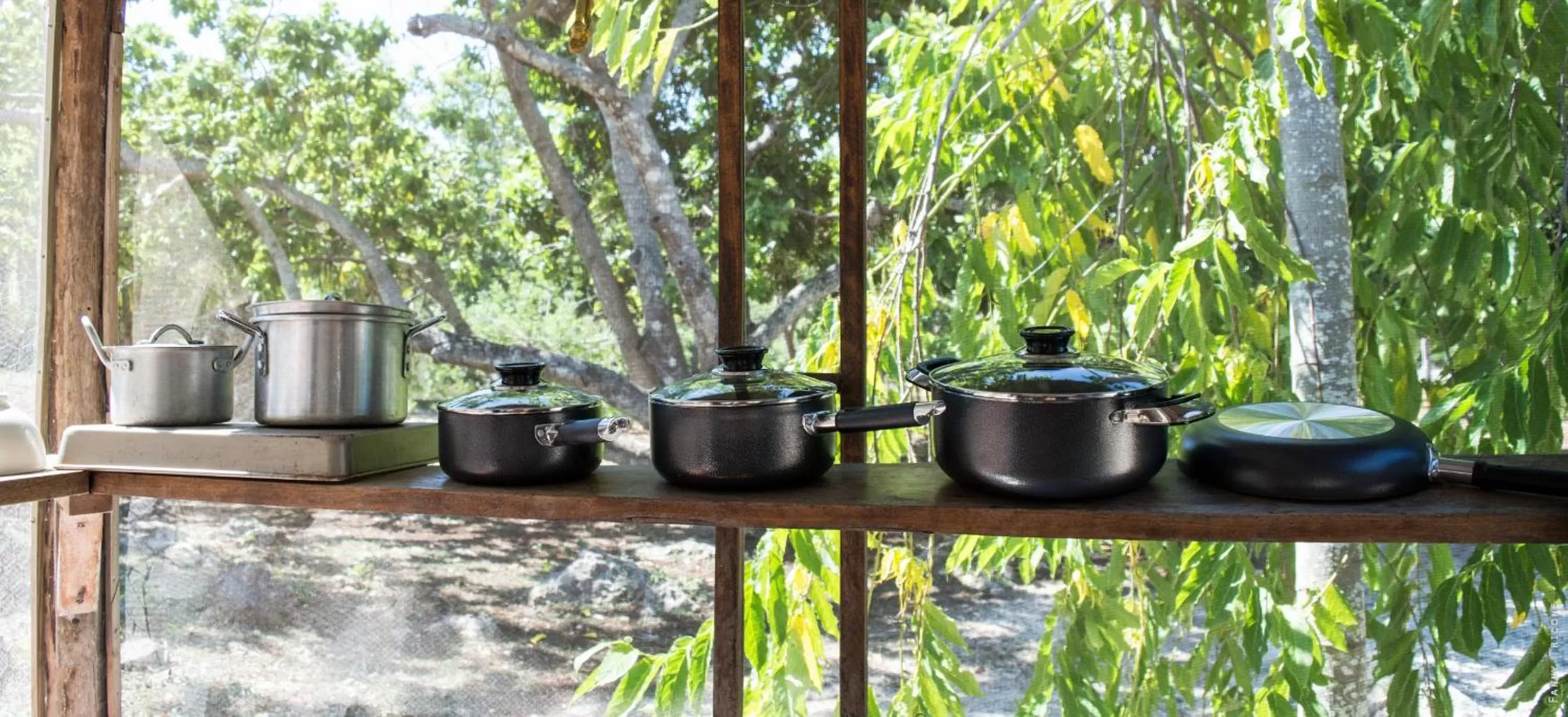 Food and drinks in Horse Cottage