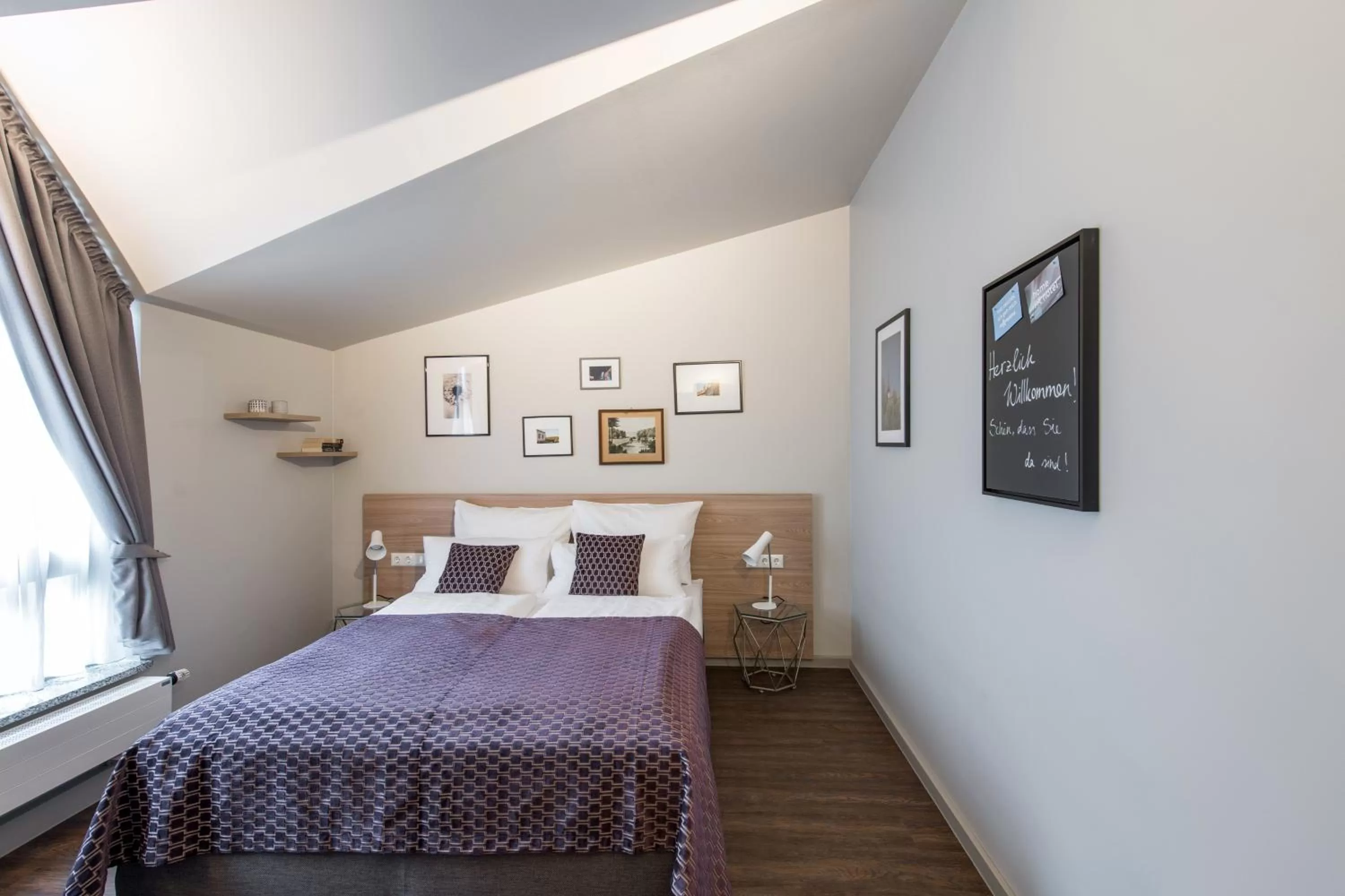 Photo of the whole room, Bed in stattHotel Weimar