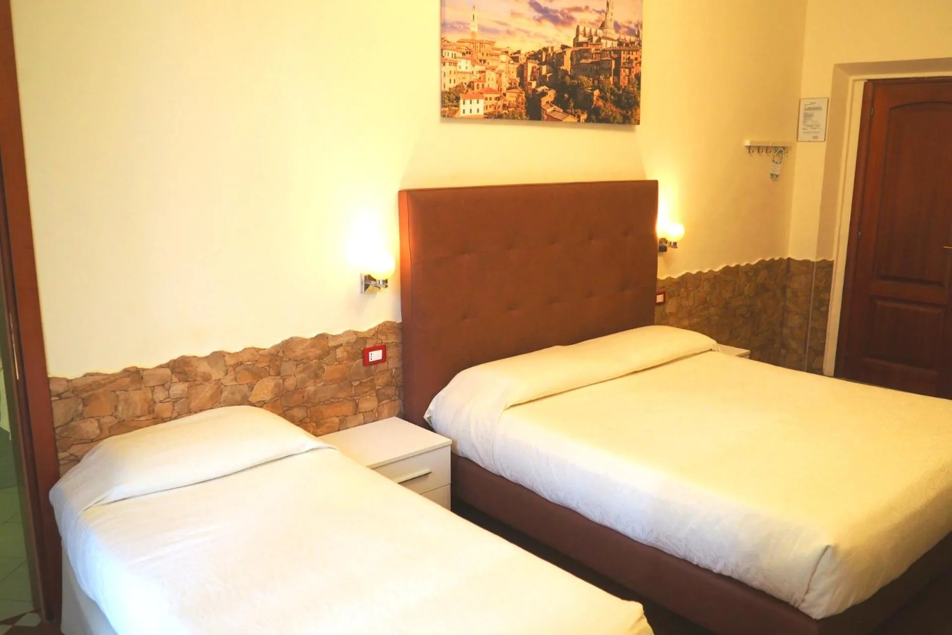 Photo of the whole room, Bed in Hotel Ester