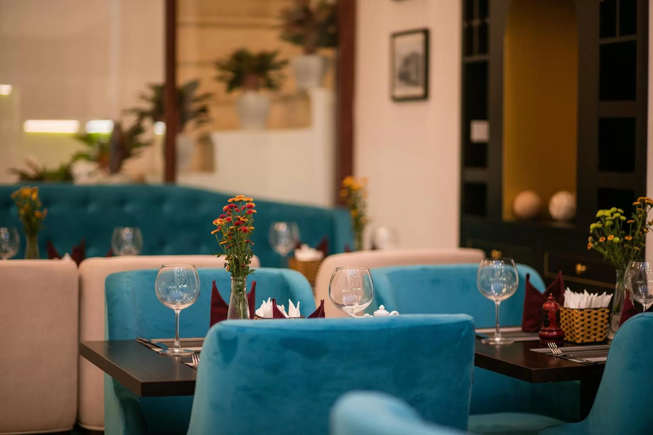 Restaurant/places to eat in Labevie Hotel