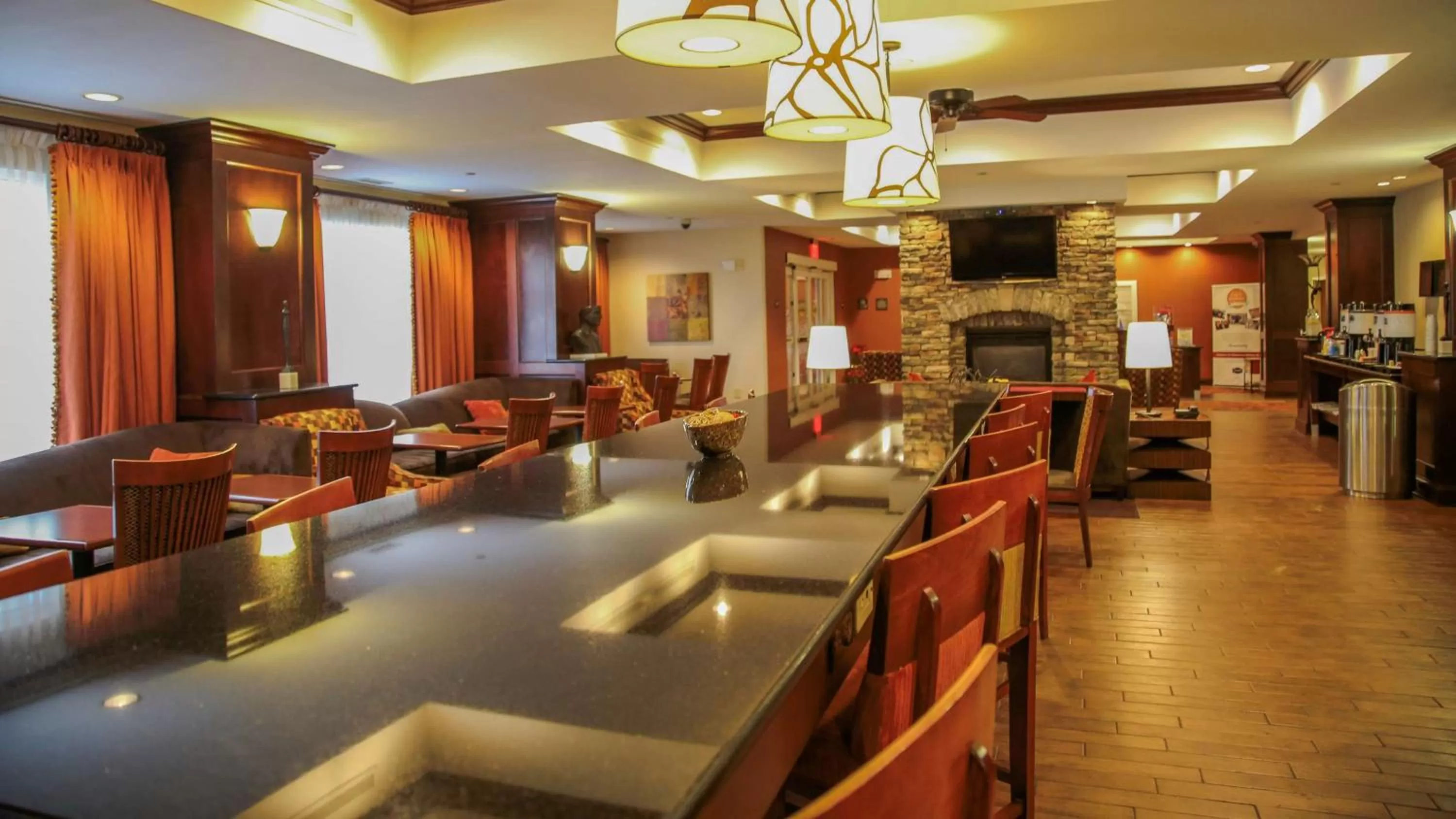 Restaurant/places to eat in Hampton Inn Matamoras