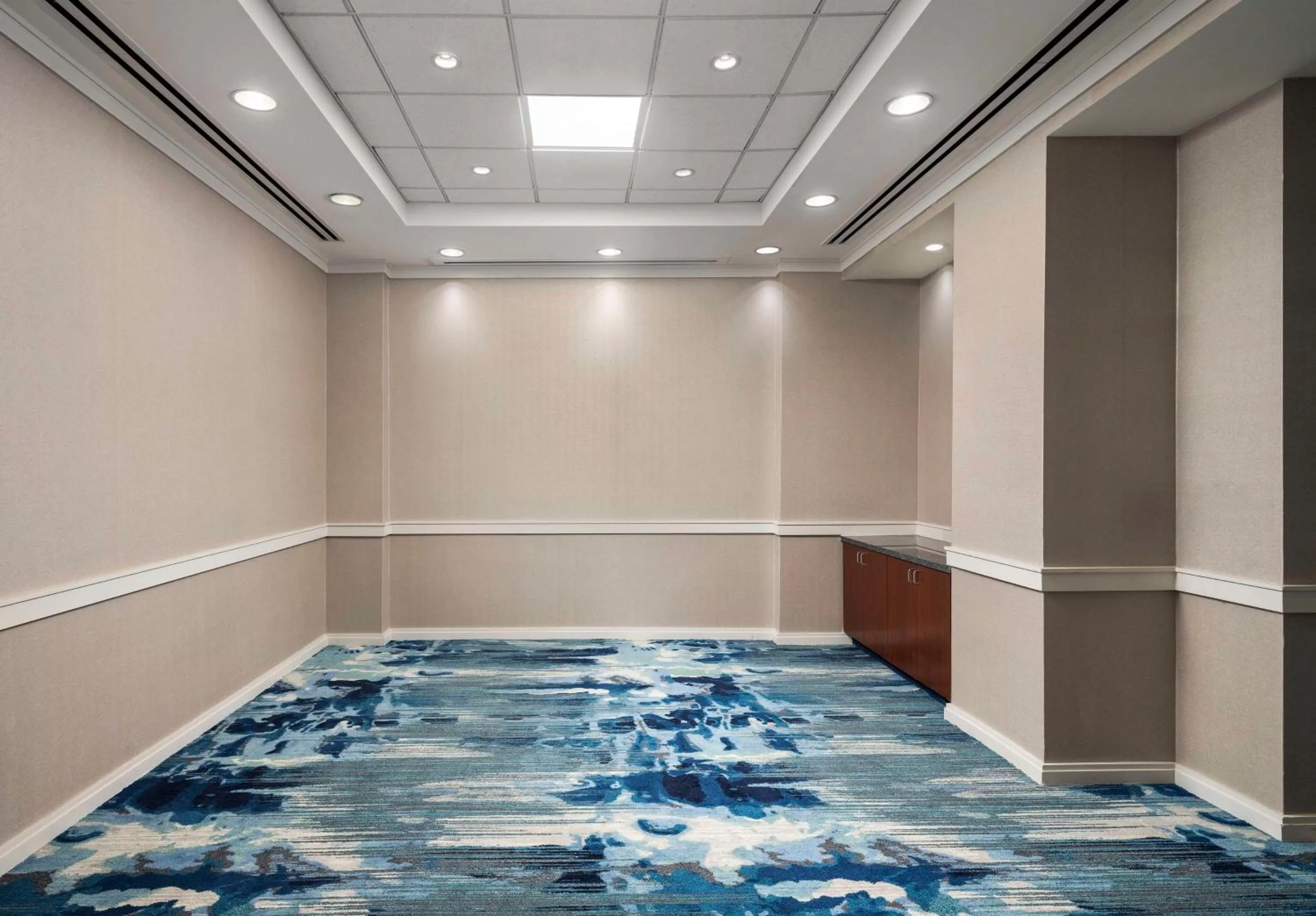 Meeting/conference room in Hilton Virginia Beach Oceanfront