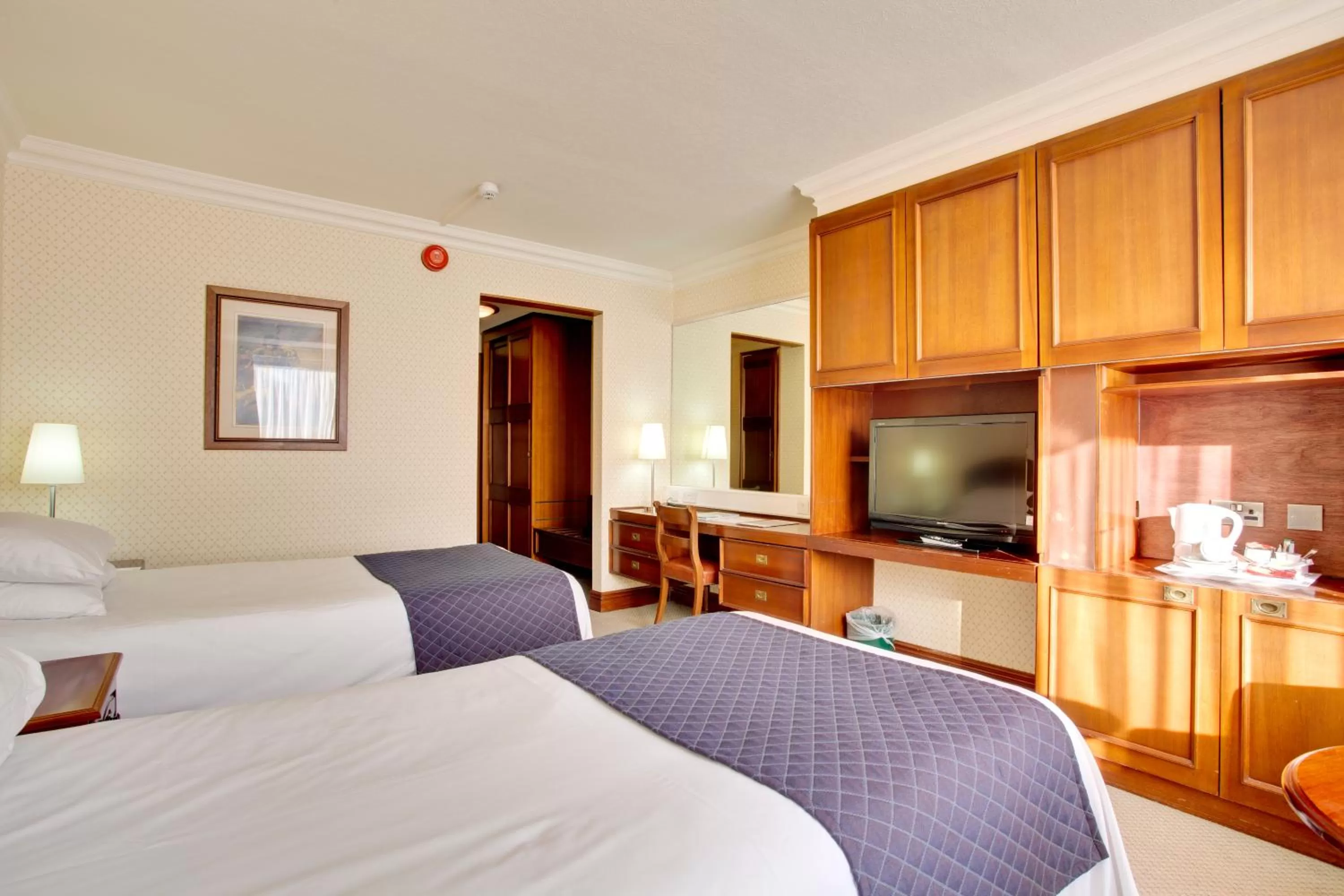 Bed in Best Western Plough and Harrow Hotel