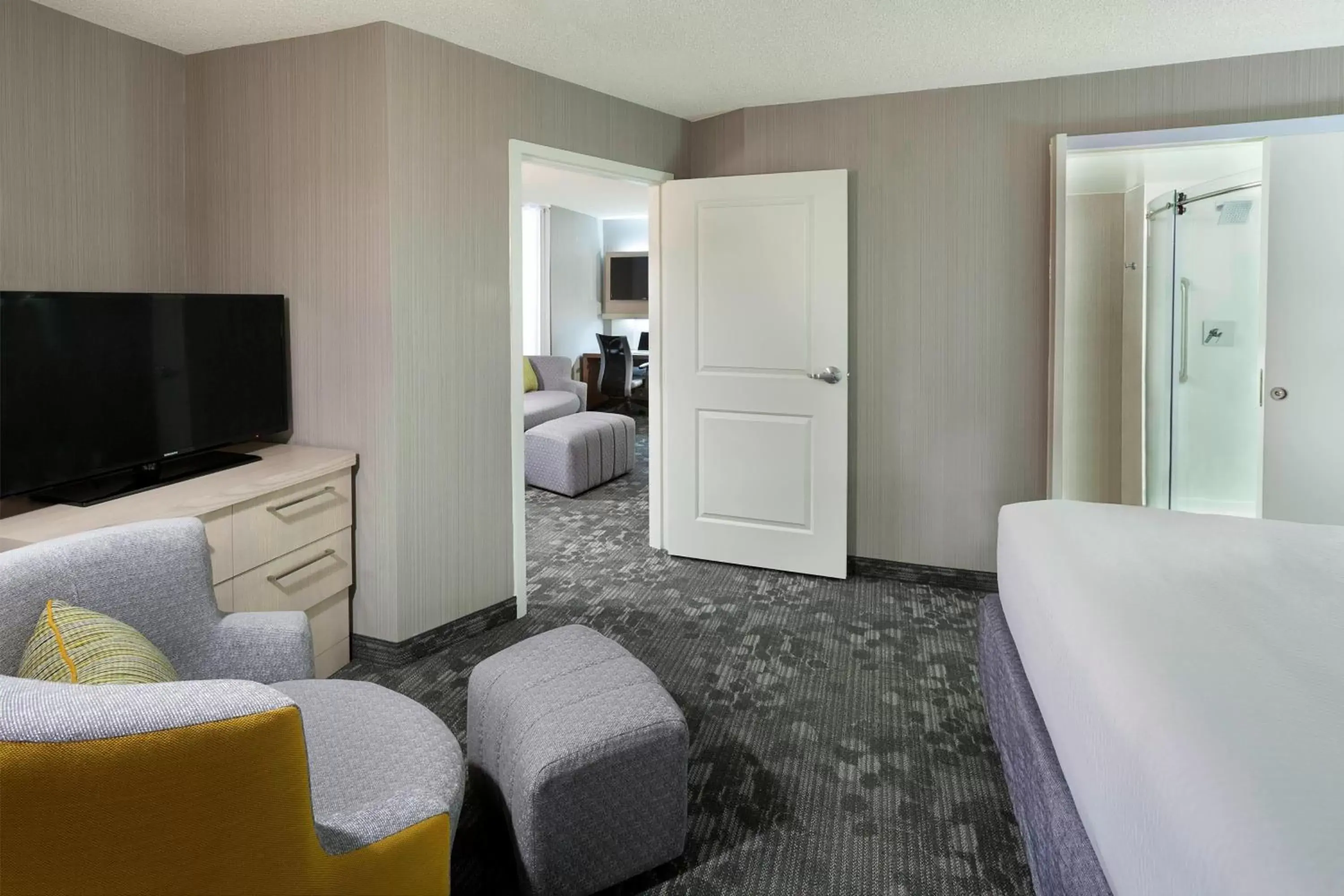 One-Bedroom King Suite with Sofa Bed in Courtyard by Marriott Toronto Northeast/Markham One-Bedroom King Suite with Sofa Bed in Courtyard by Marriott Toronto Northeast/Markham