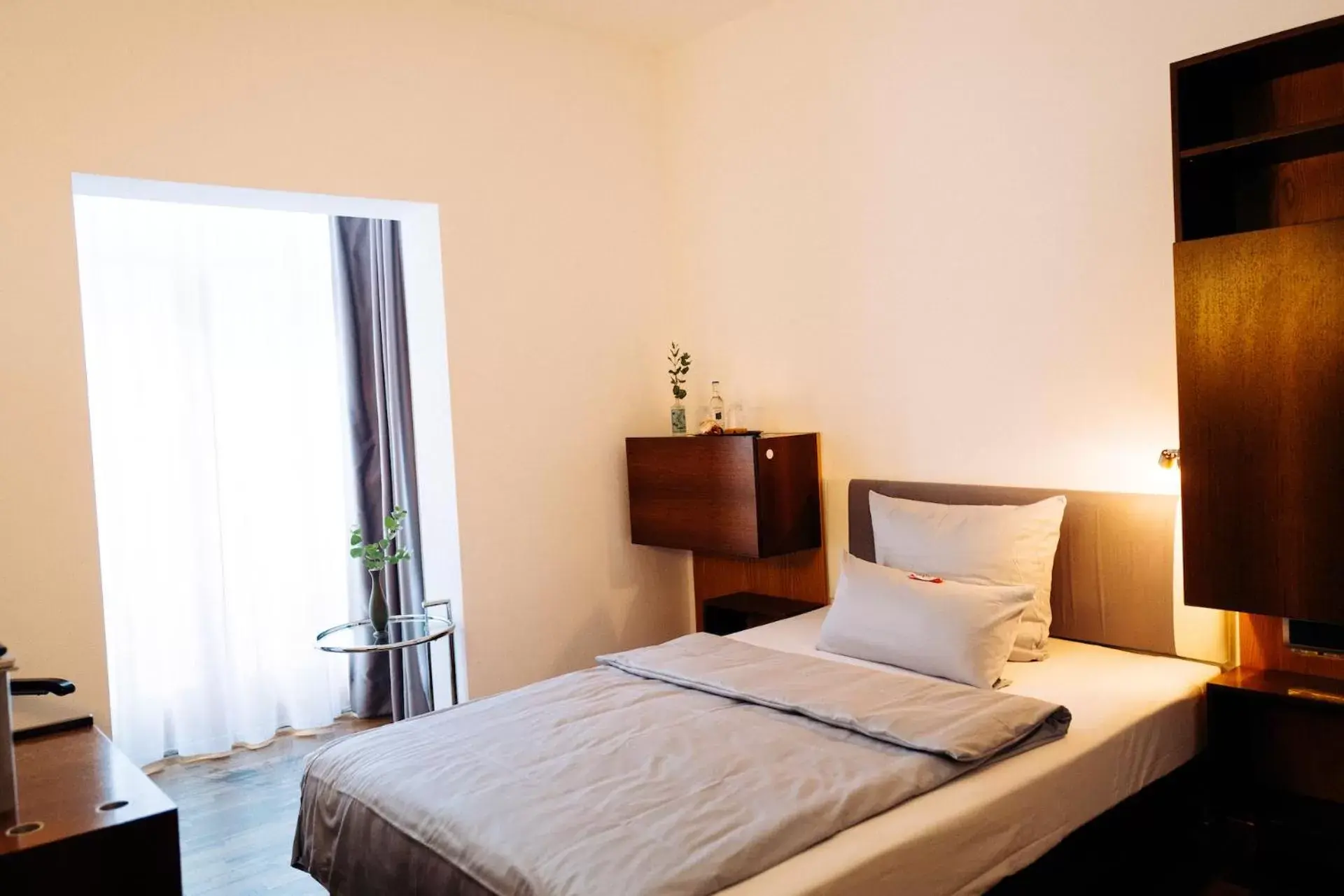 Budget Double Room in Lint Hotel Köln Budget Double Room in Lint Hotel Köln