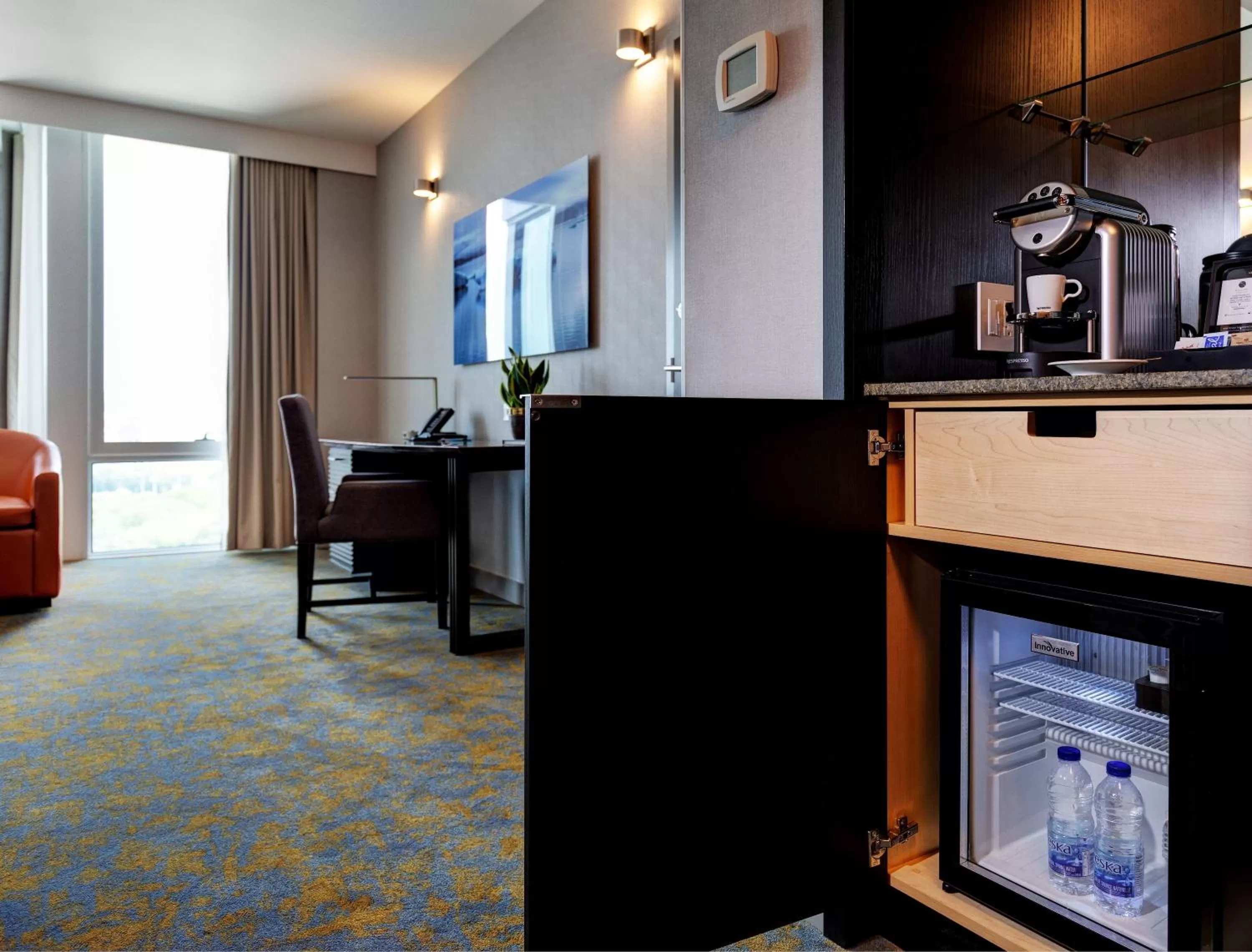 Coffee/tea facilities in Hotel X Toronto, a Destination by Hyatt Hotel