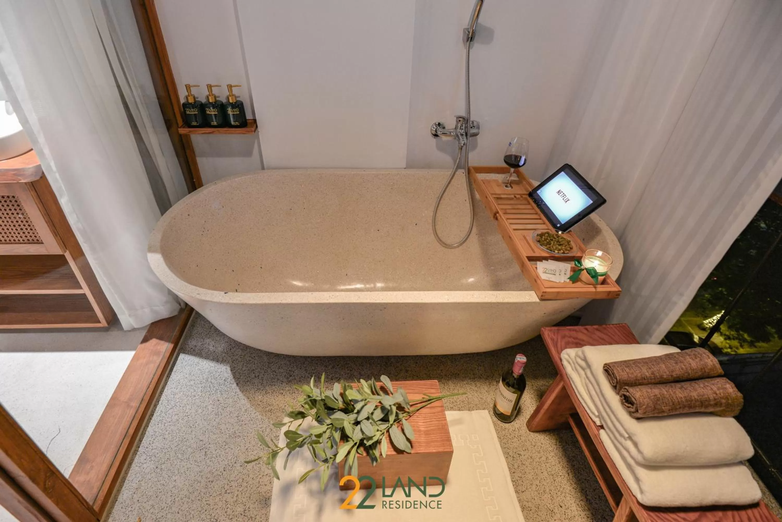 Hot Tub in 22Land Hotel & Residence