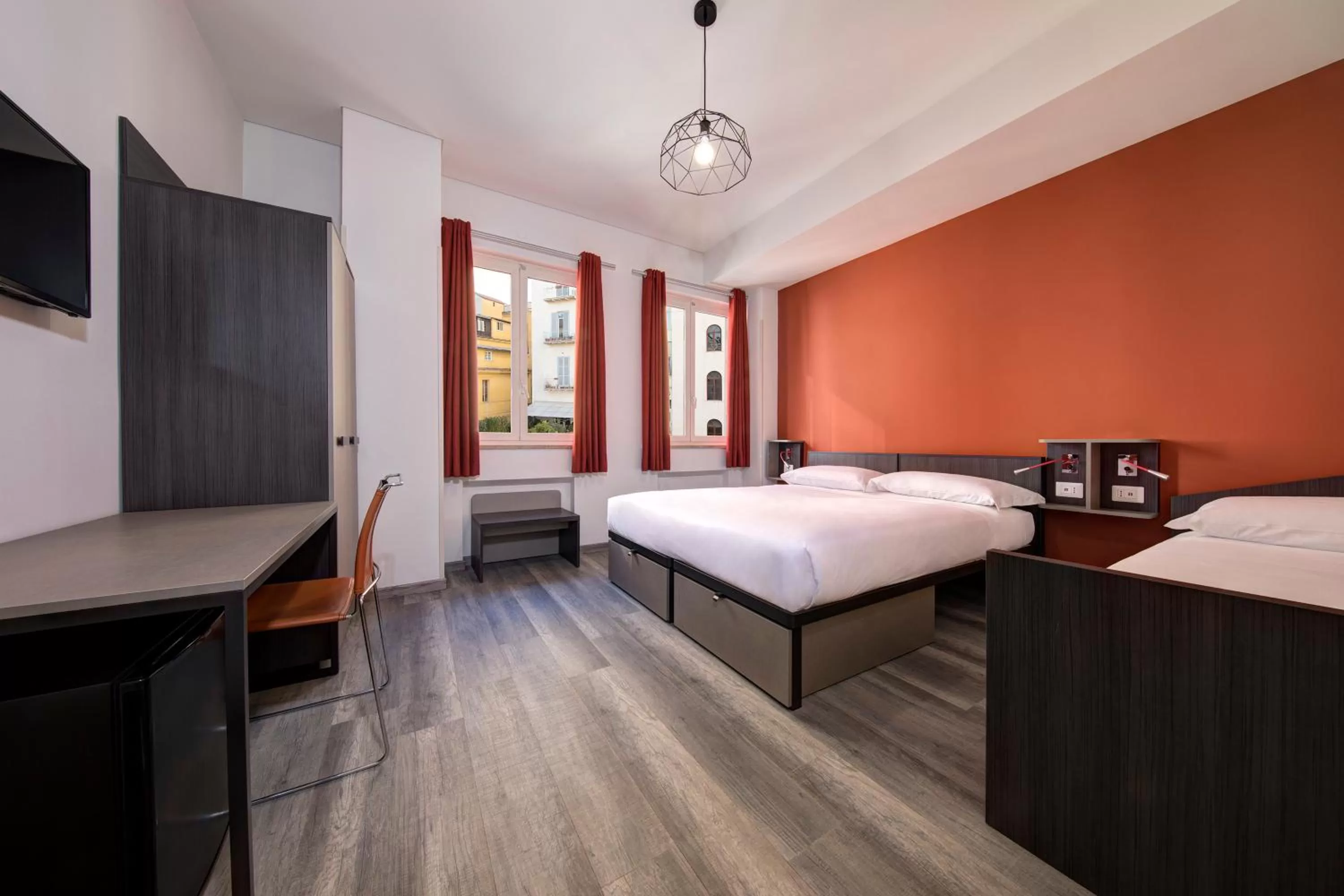 Bed in The RomeHello