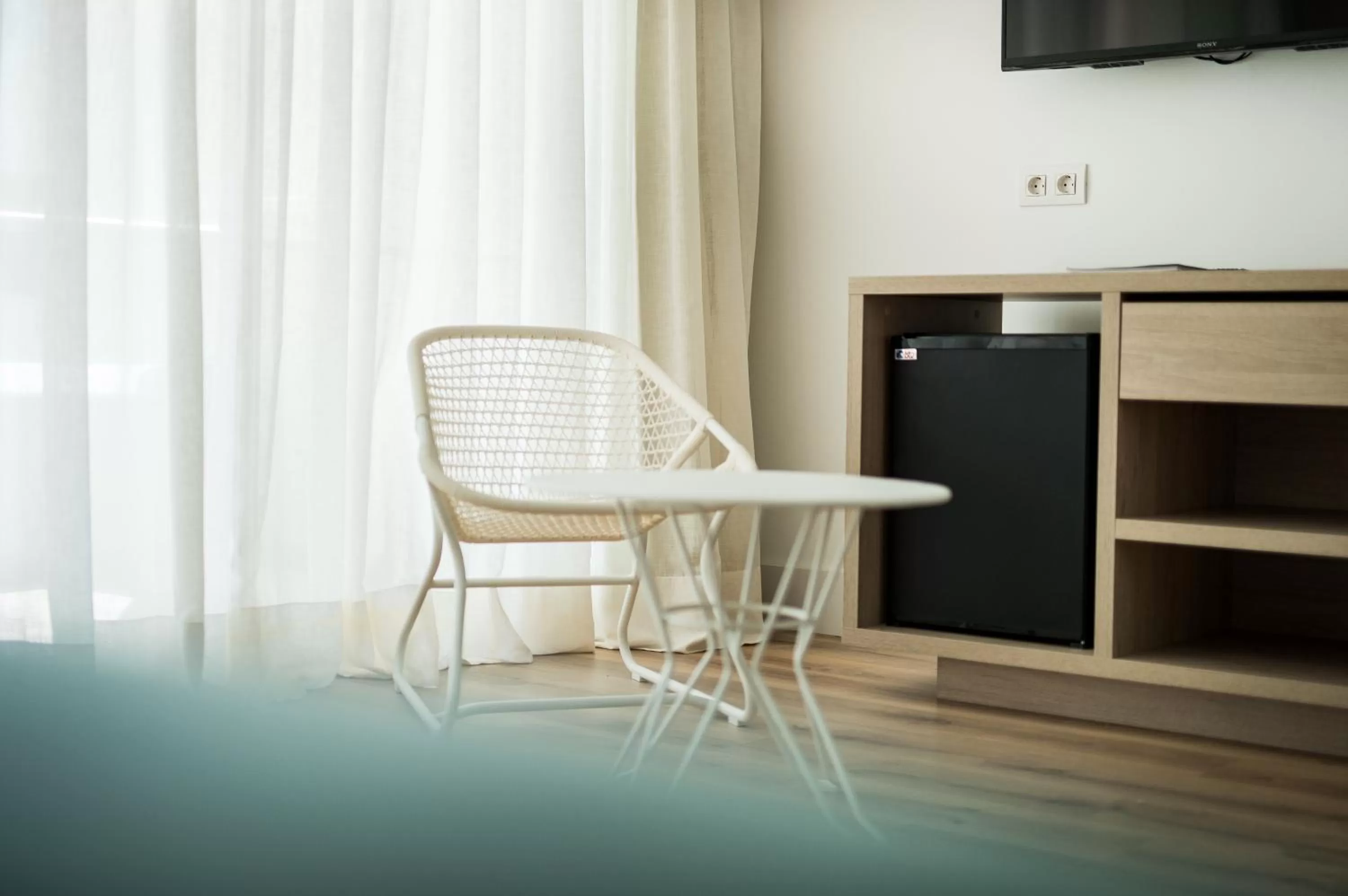 Living room in Blaumar Hotel