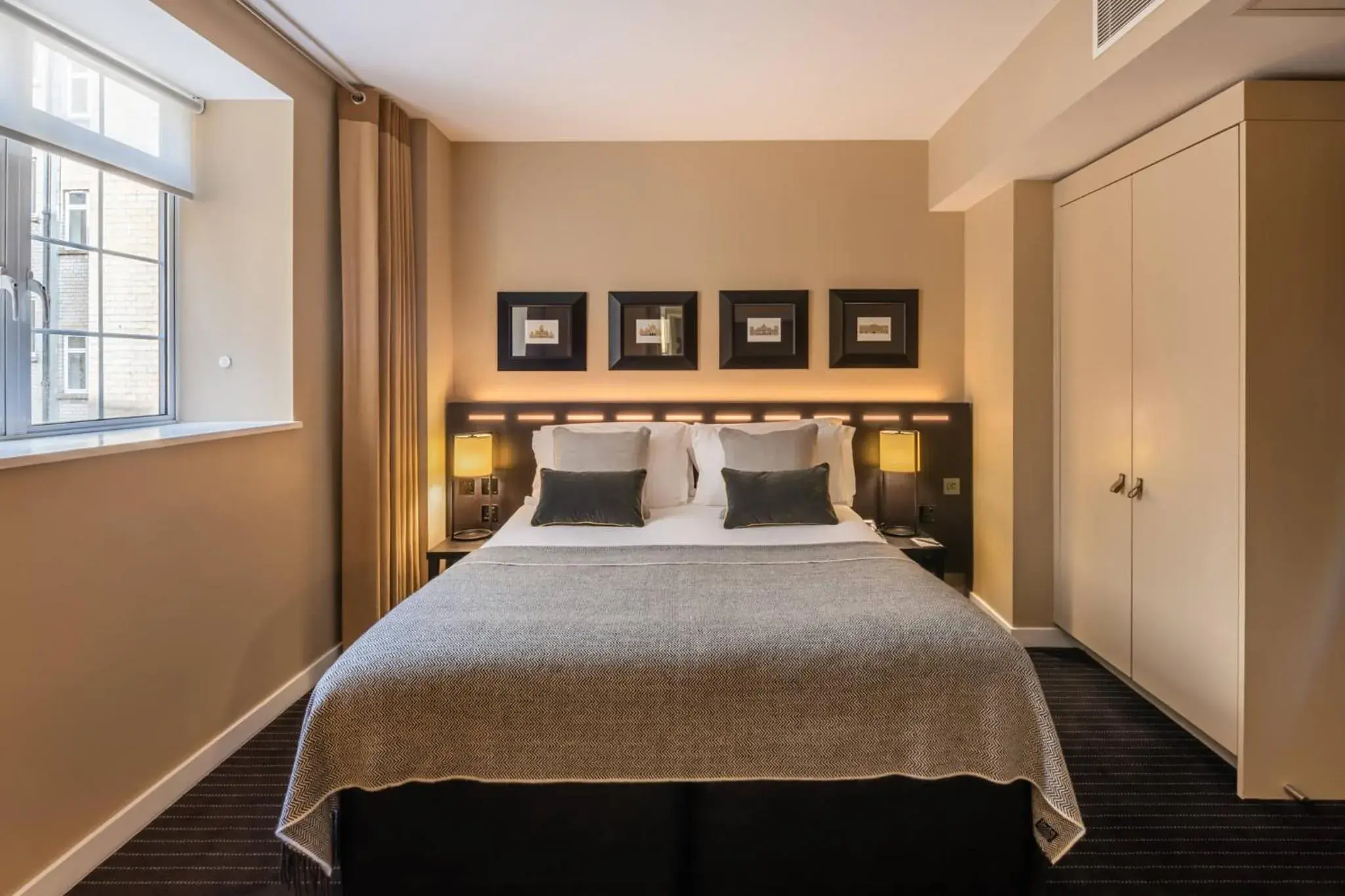 King Room in The Resident Victoria King Room in The Resident Victoria