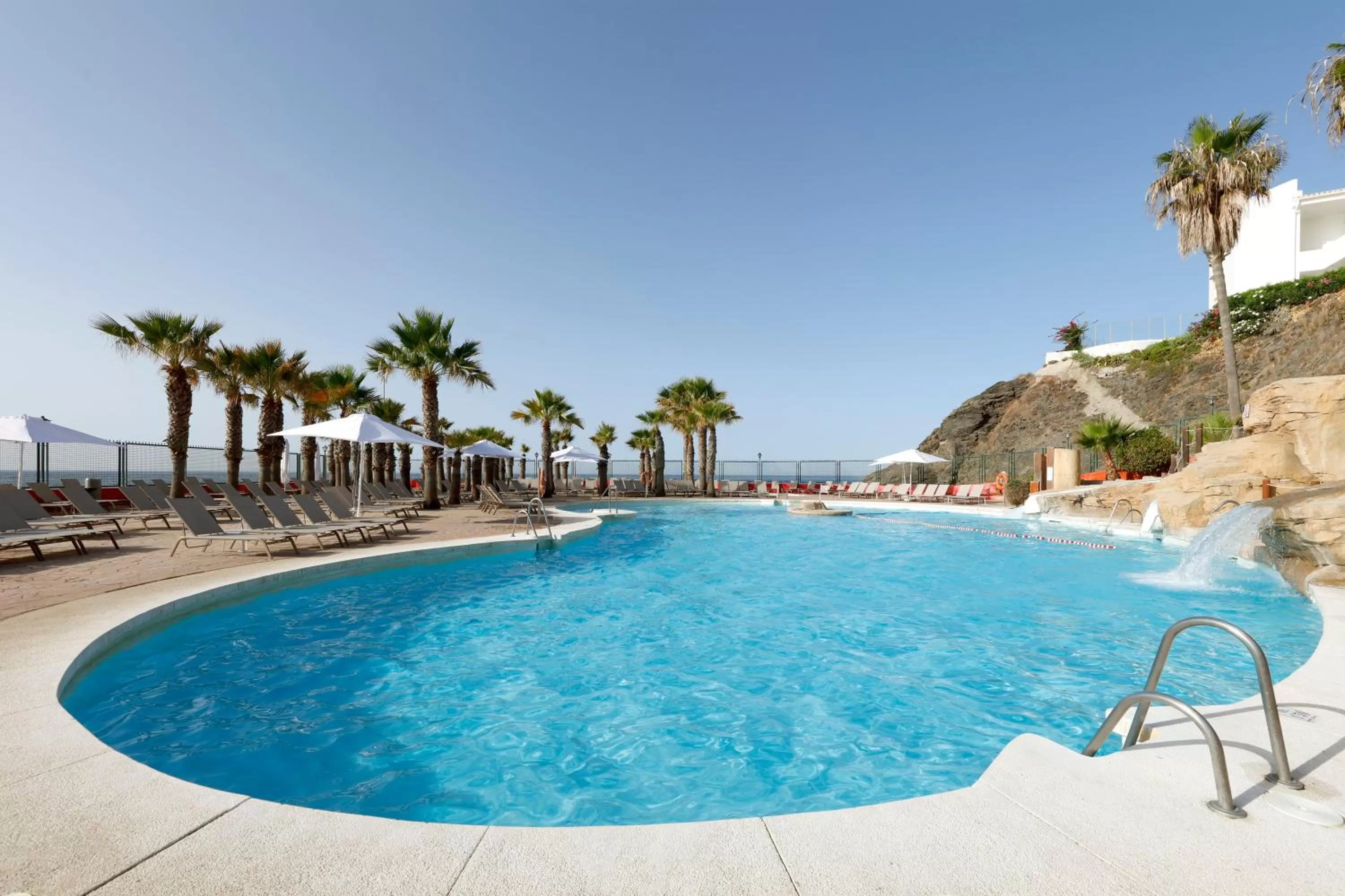 Swimming pool in Hotel Benalma Costa del Sol
