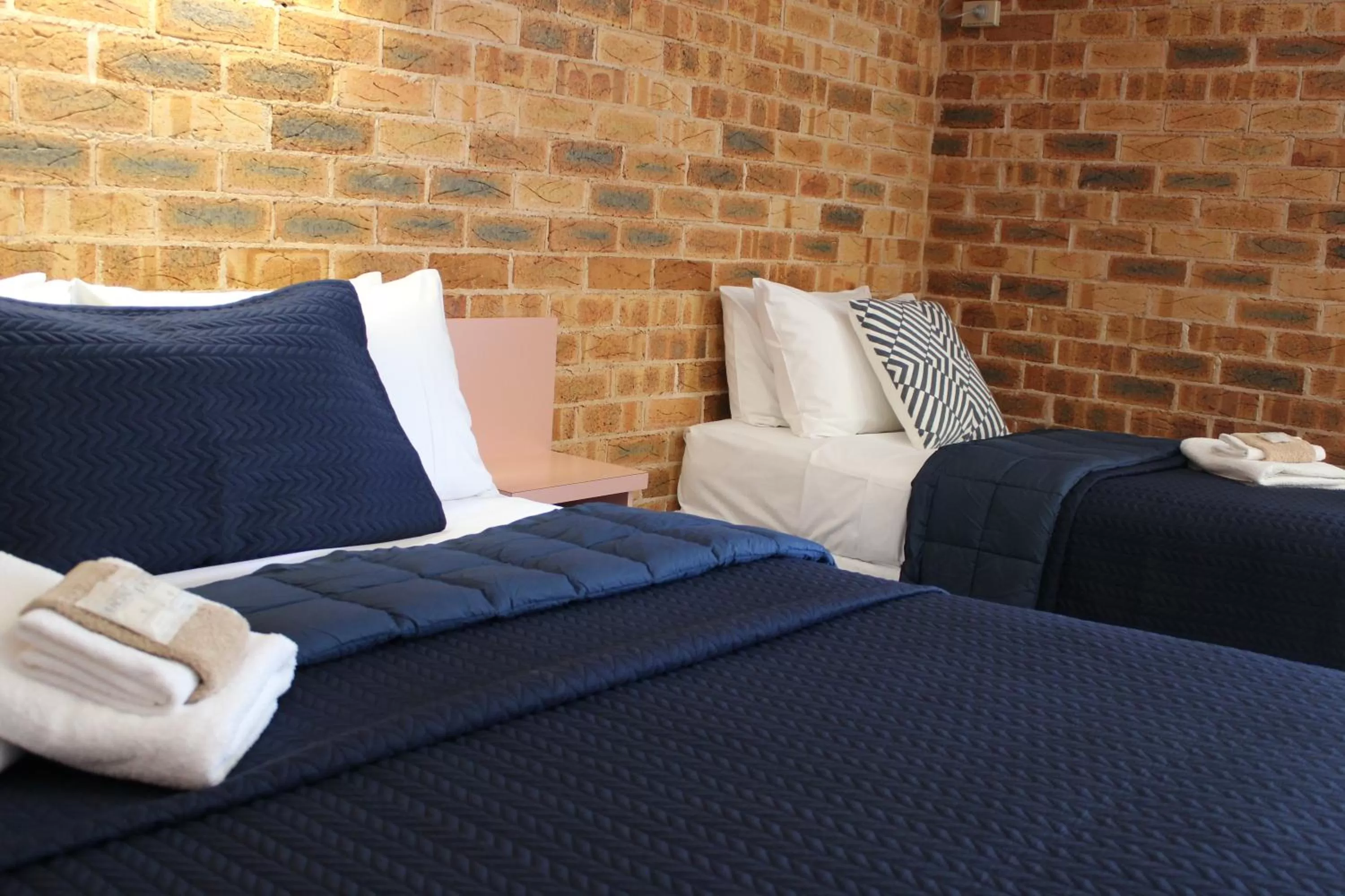 Bed in The Lydoun Motel