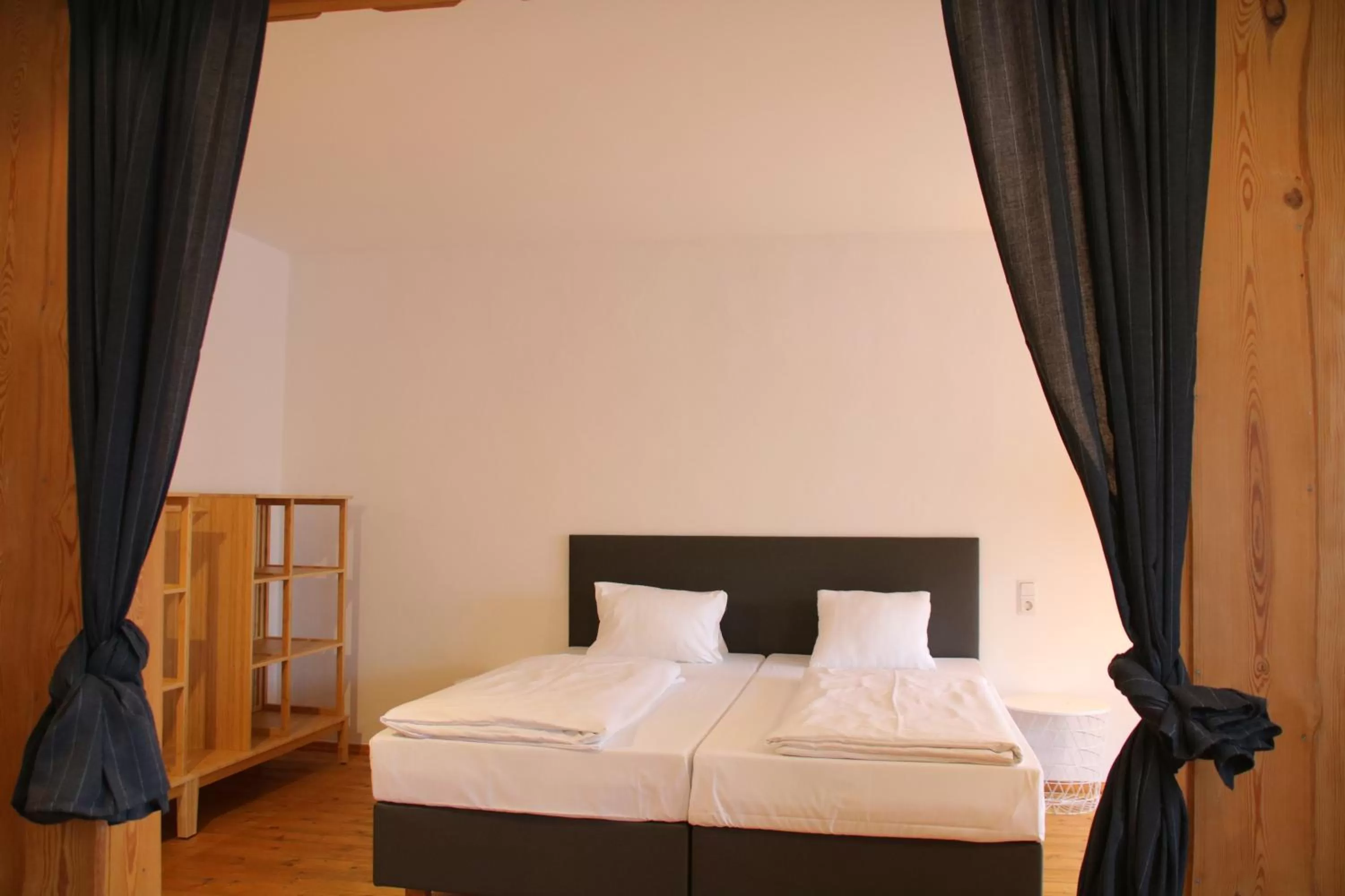 Bed in Hotel Goldene Krone Innsbruck