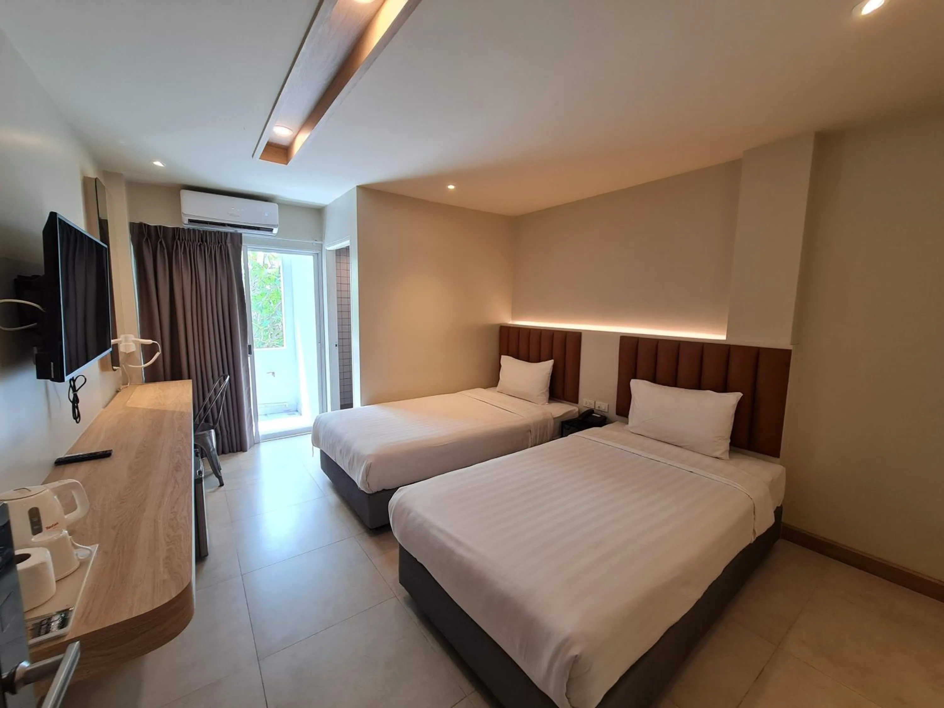 Bed in The Phoenix Hotel Bangkok - Suvarnabhumi Airport