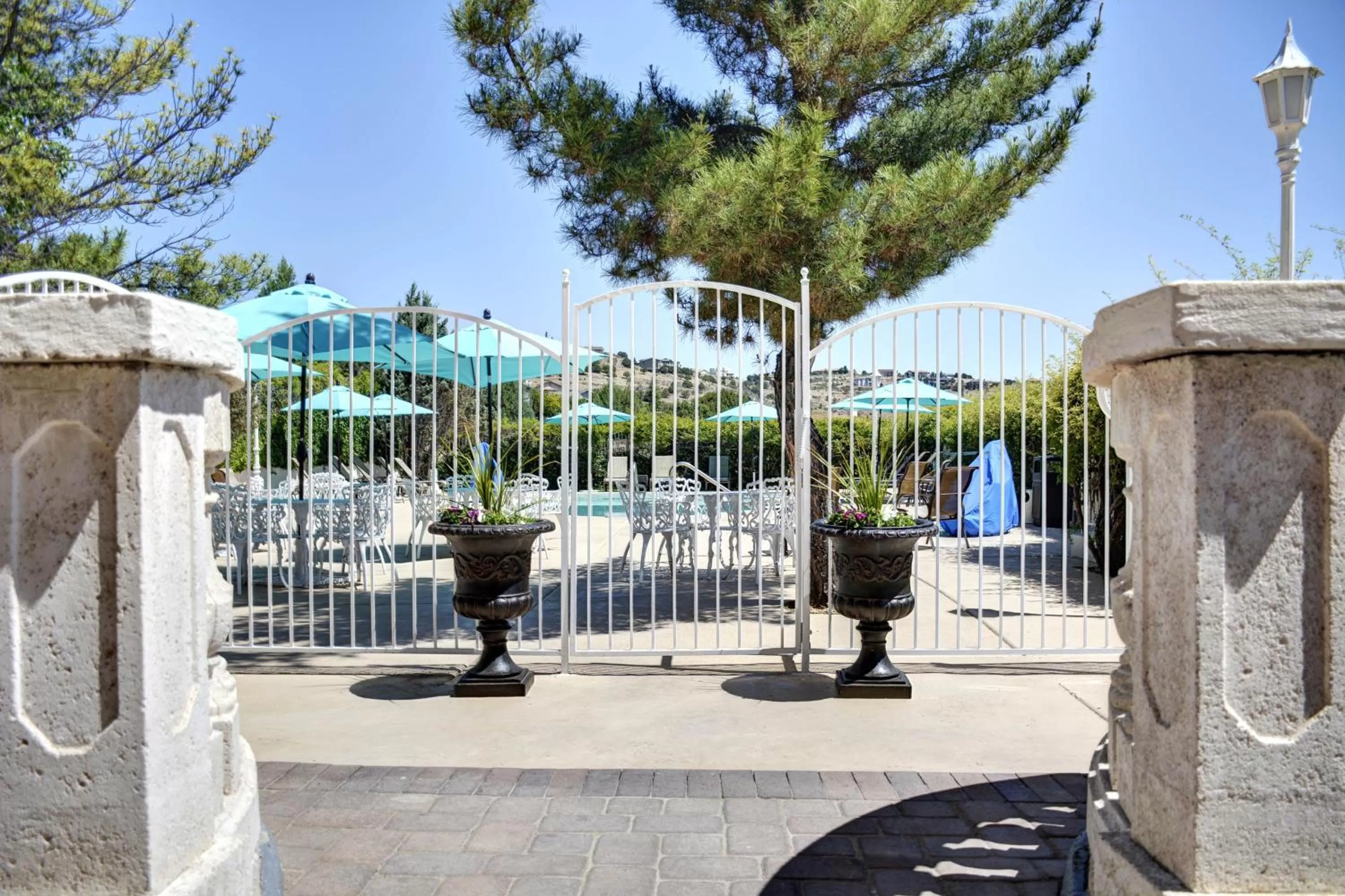 Patio in Forest Villas Hotel