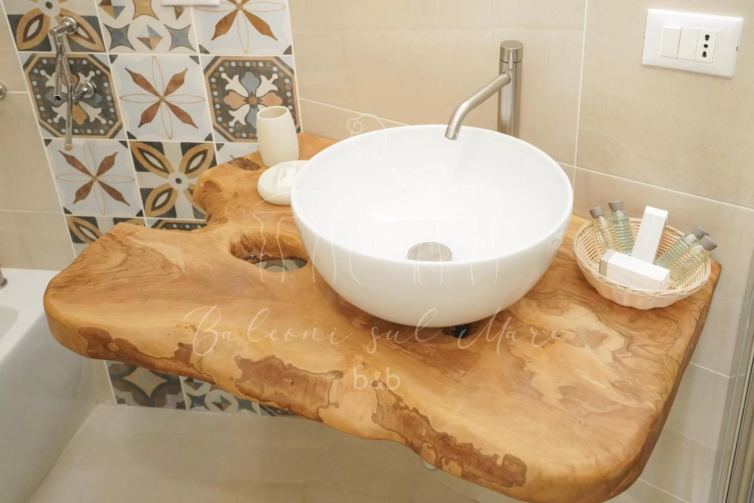 Bathroom in Balconi sul mare