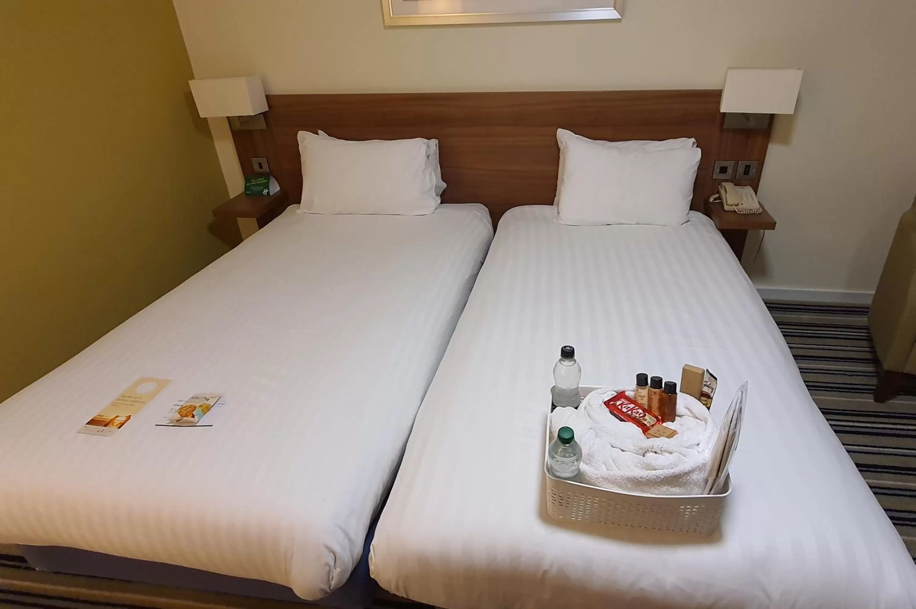 Bed in Holiday Inn Swindon by IHG