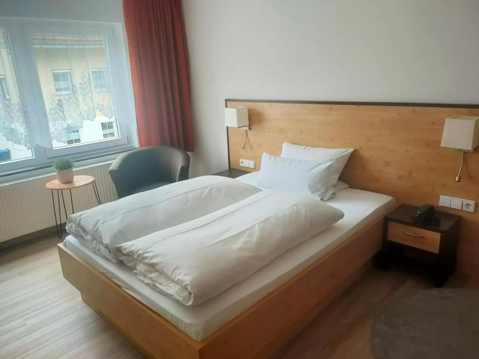 Bed in Hotel Lowen by Mastiff