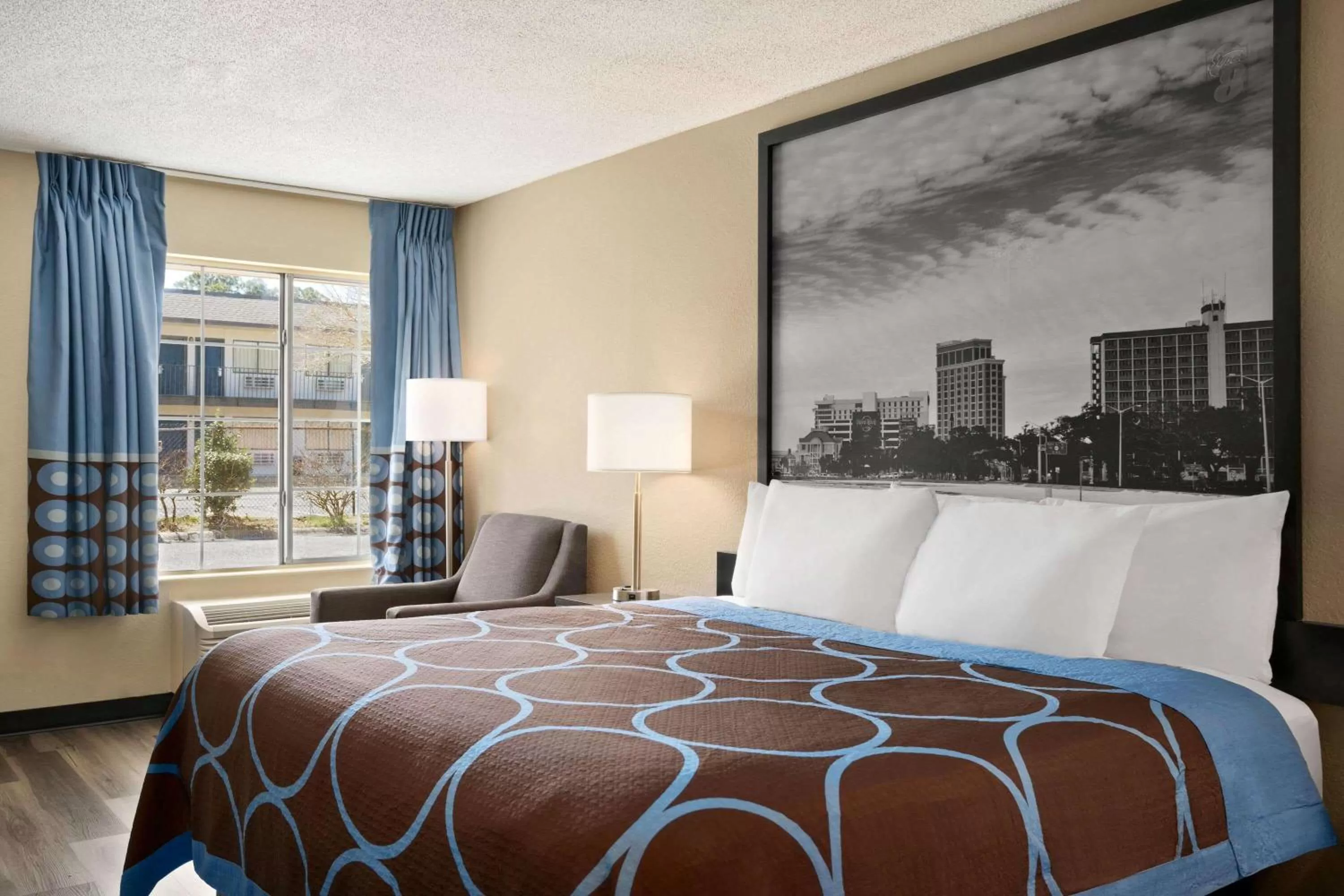 Bedroom, Bed in Super 8 by Wyndham Gulfport Airport NW Near Biloxi