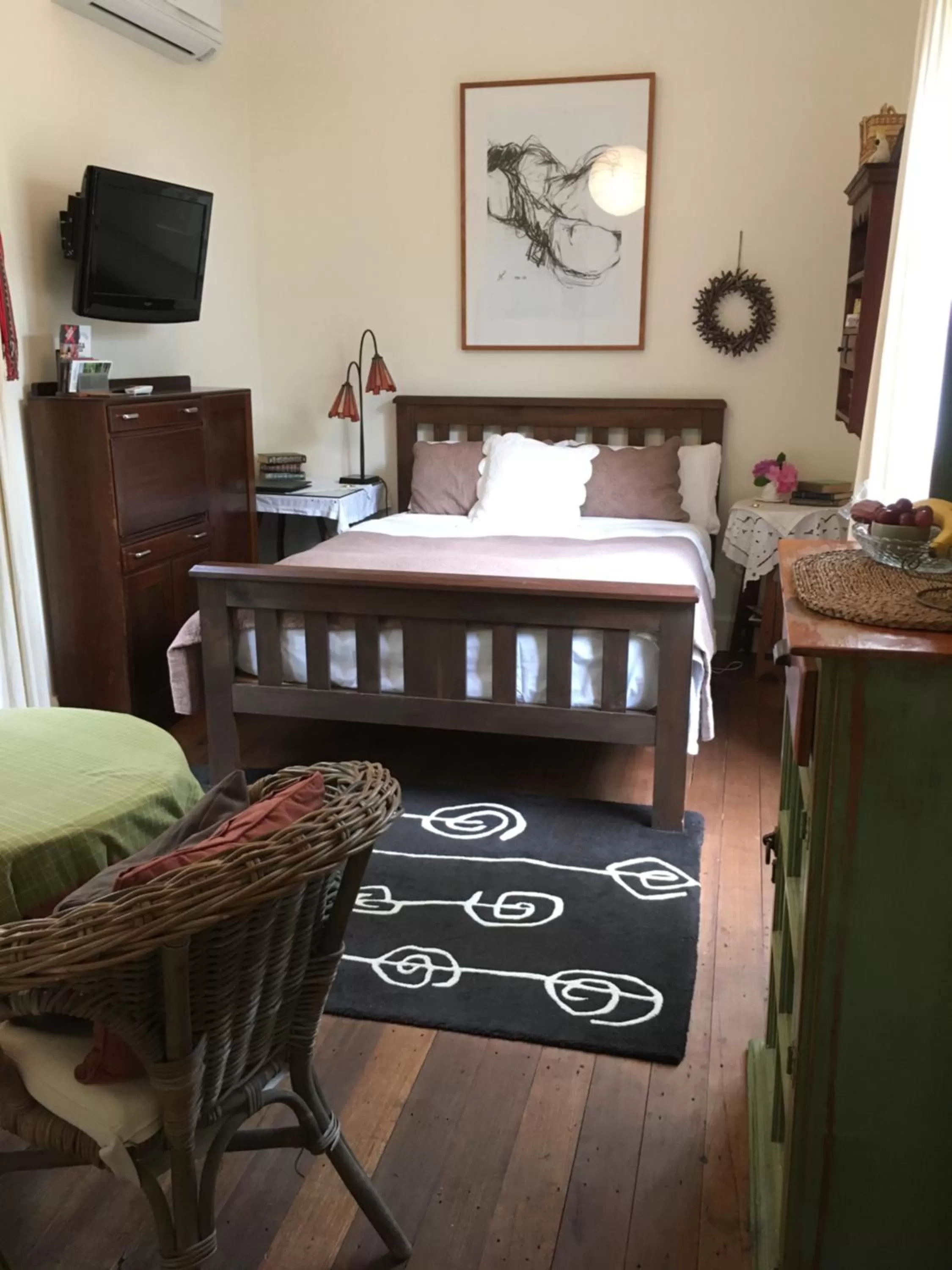 Photo of the whole room, Bed in Belgrave Hideaway