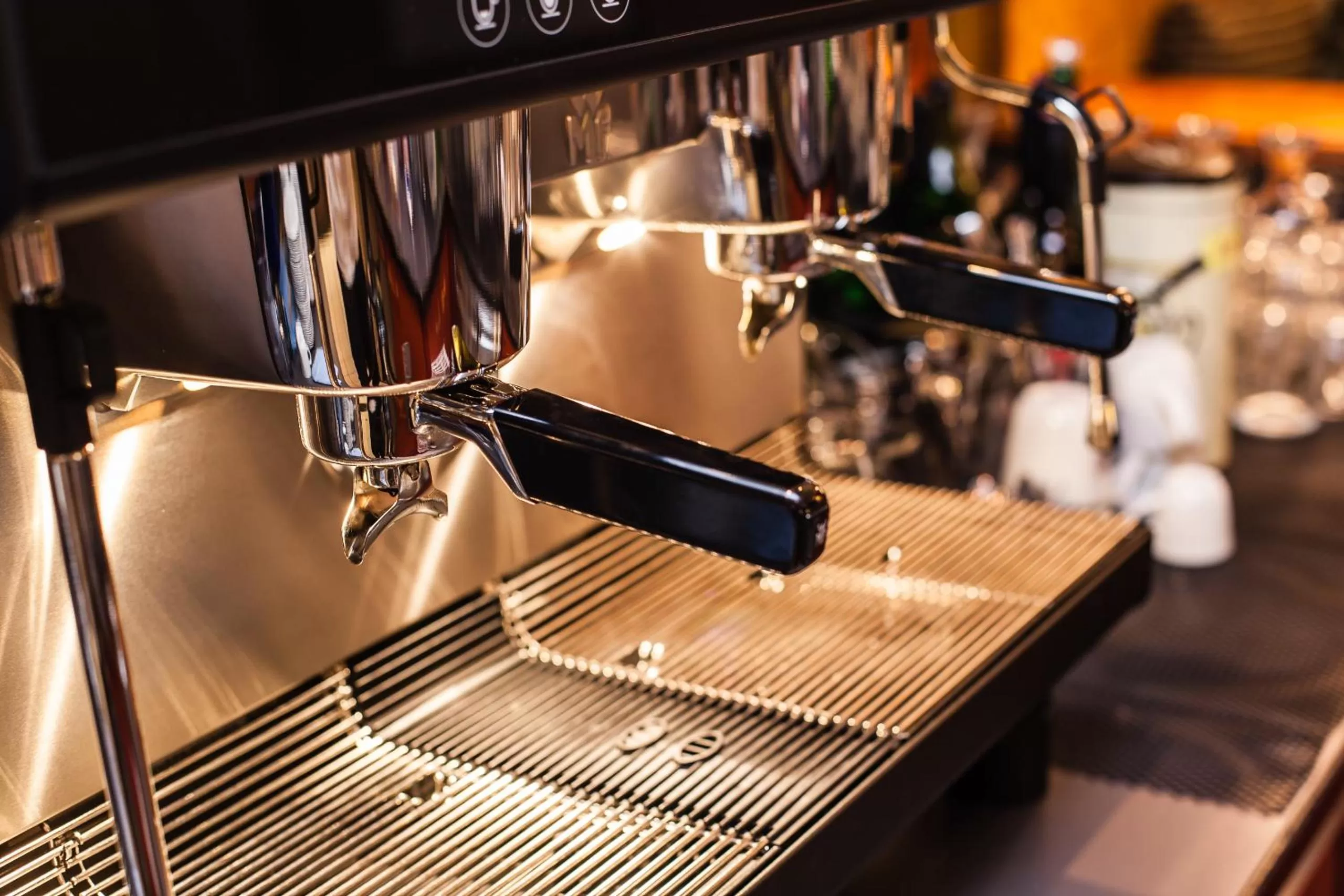 Lounge or bar in Alpenhotel Tirolerhof