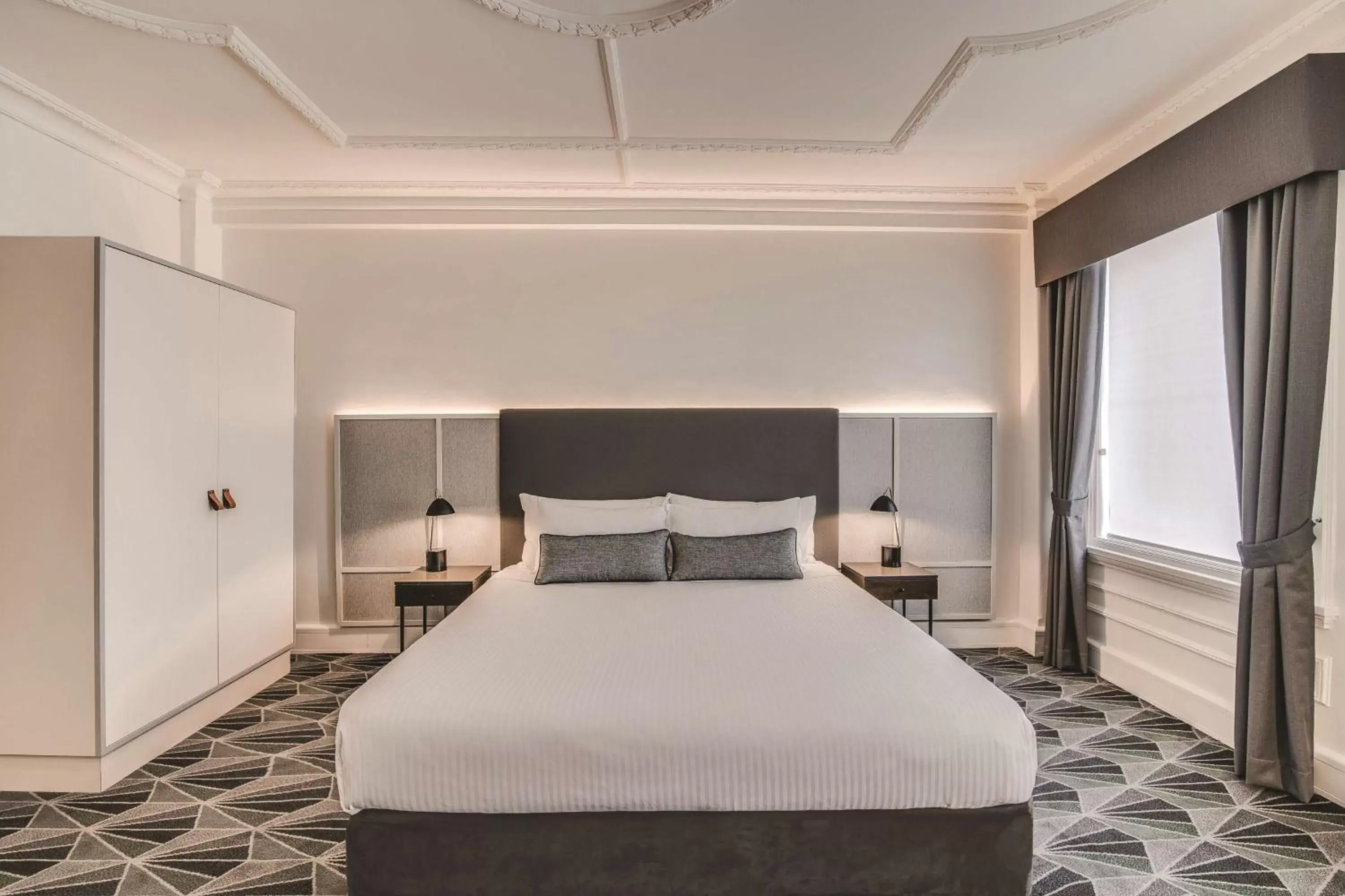 Savoy Queen Room in The Savoy Hotel on Little Collins Melbourne Savoy Queen Room in The Savoy Hotel on Little Collins Melbourne