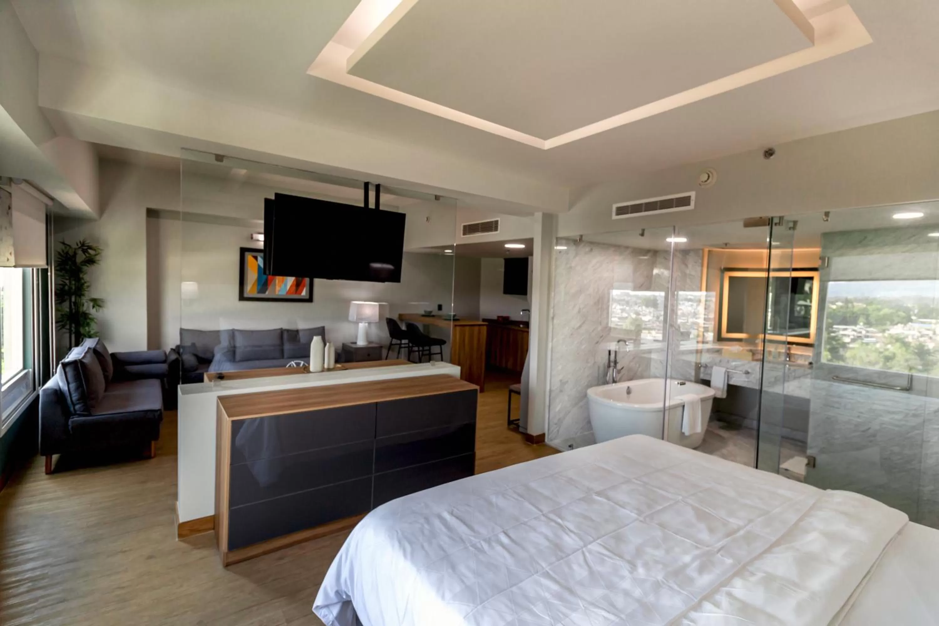 Living room, Bed in Holiday Inn Uruapan by IHG