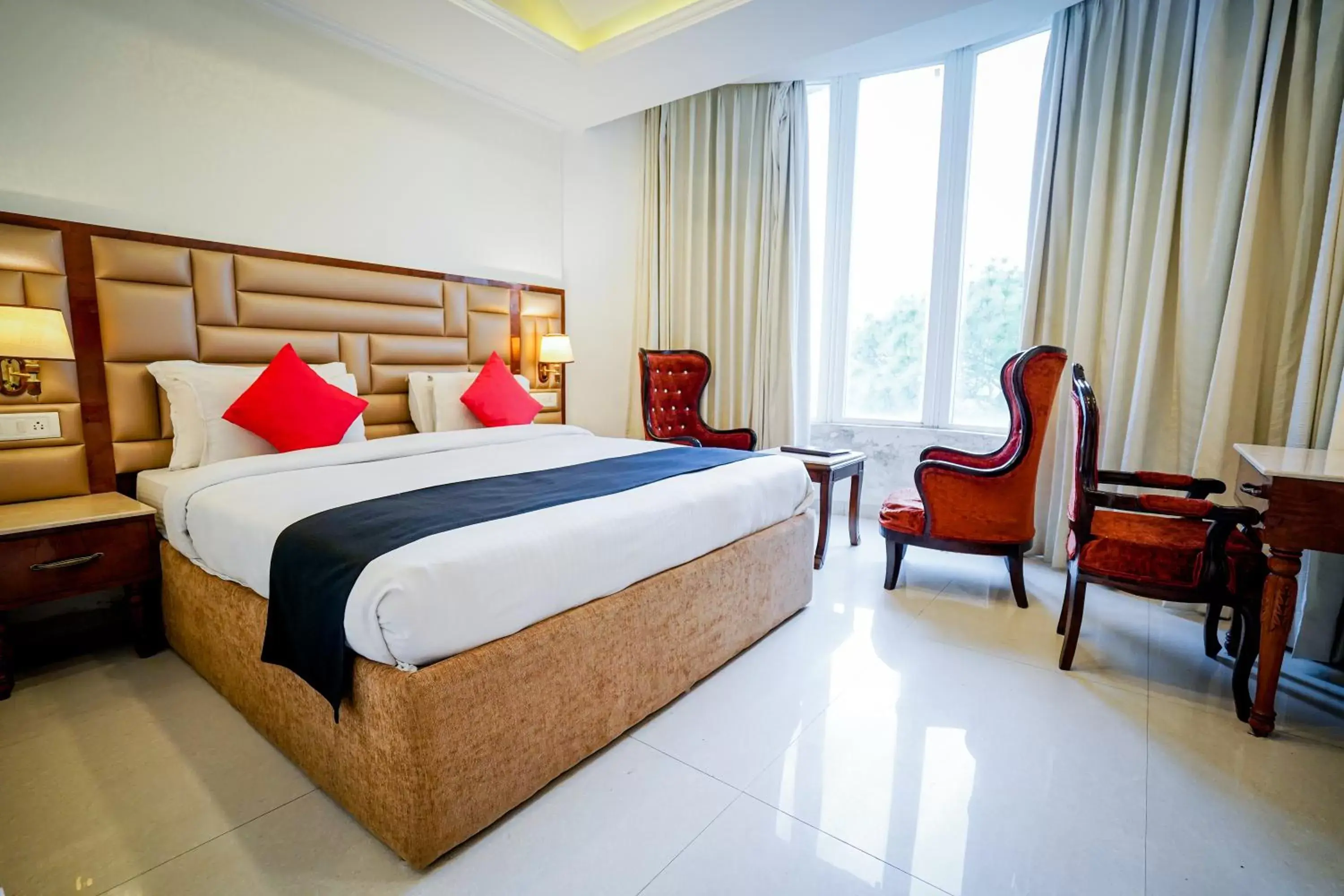 Deluxe Room in The Royal Castle AC Centralized Deluxe Room in The Royal Castle AC Centralized